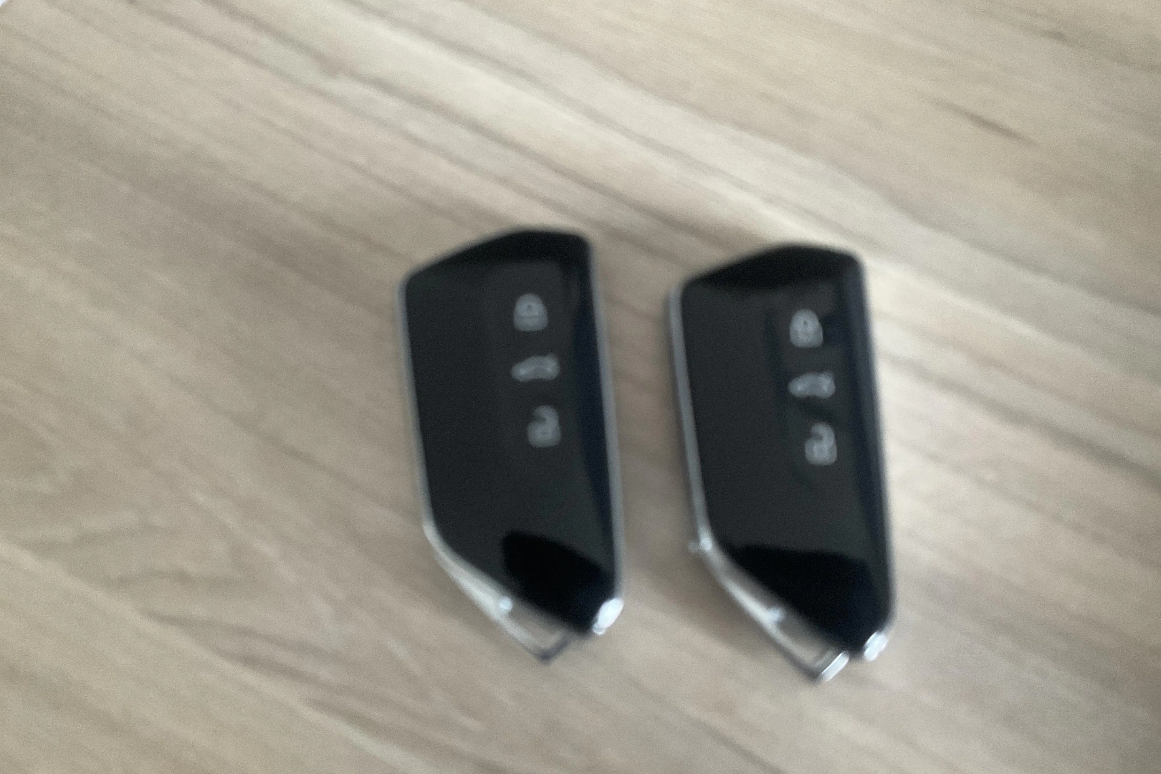 Presentationsfoto 19 av 19: VW ID.4 77kWh (286hk) - 249 mil - Automat - silver - 2025