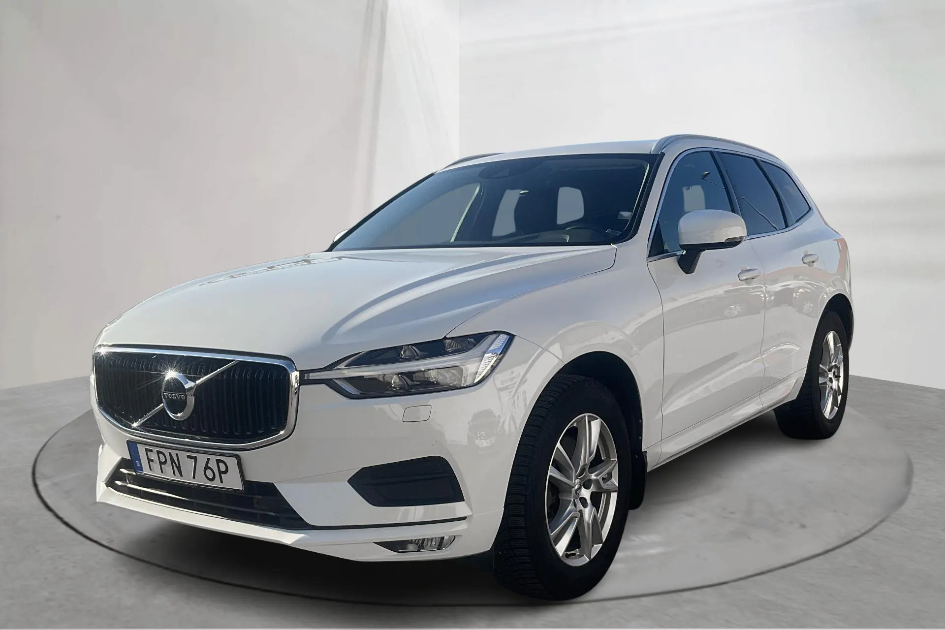 Presentationsfoto 1 av 18: Volvo XC60 D4 2WD (190hk) - 11 969 mil - Automat - vit - 2020