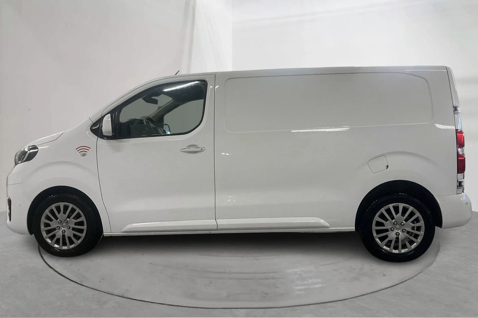 Presentation photo 2 of 25: Toyota PROACE 2.0D (120hk) - 151 100 km - Automatic - white - 2020