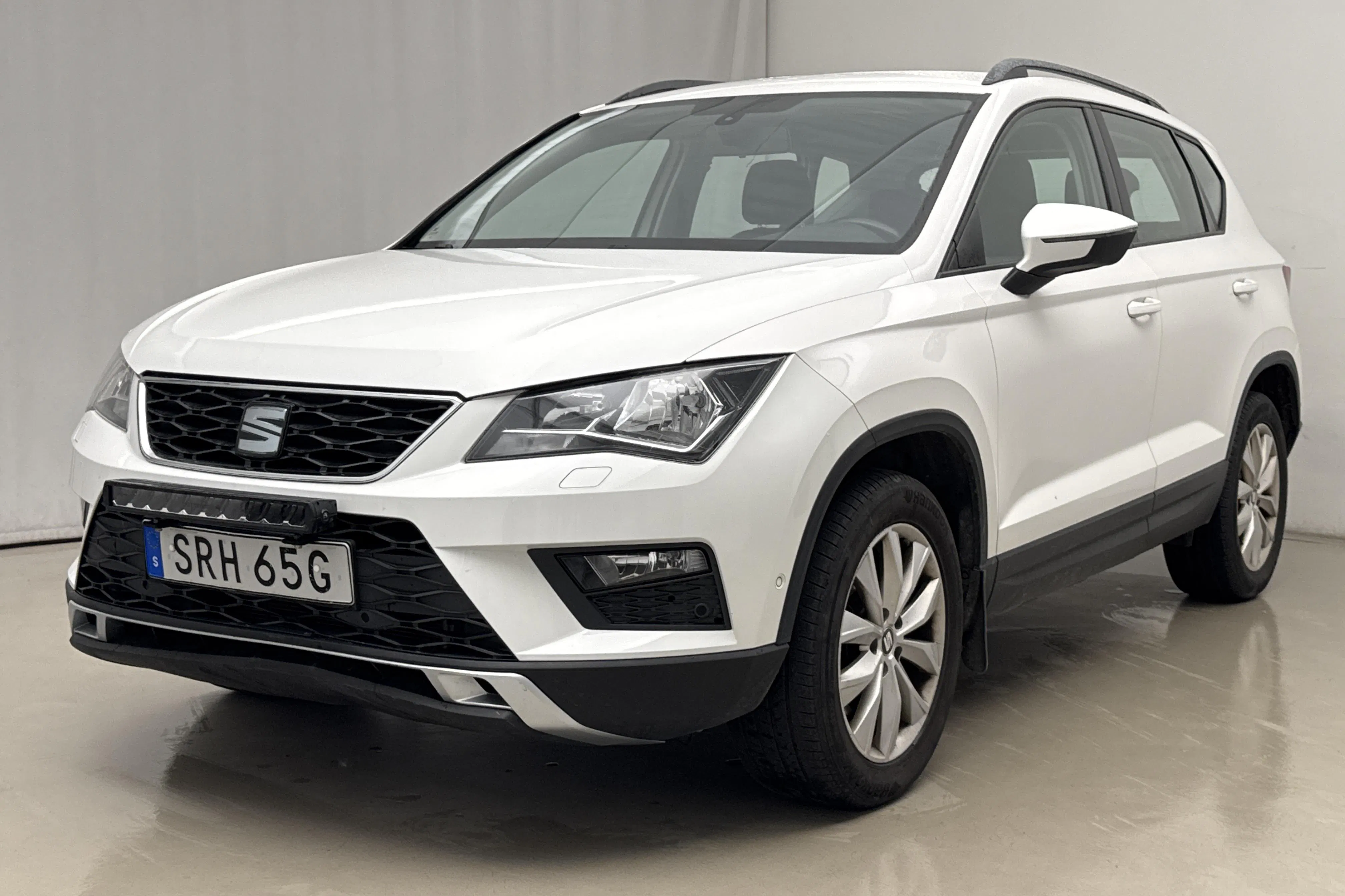 Presentationsfoto 1 av 16: Seat Ateca 1.5 TSI ACT 4Drive (150hk) - 26 919 mil - Automat - vit - 2019