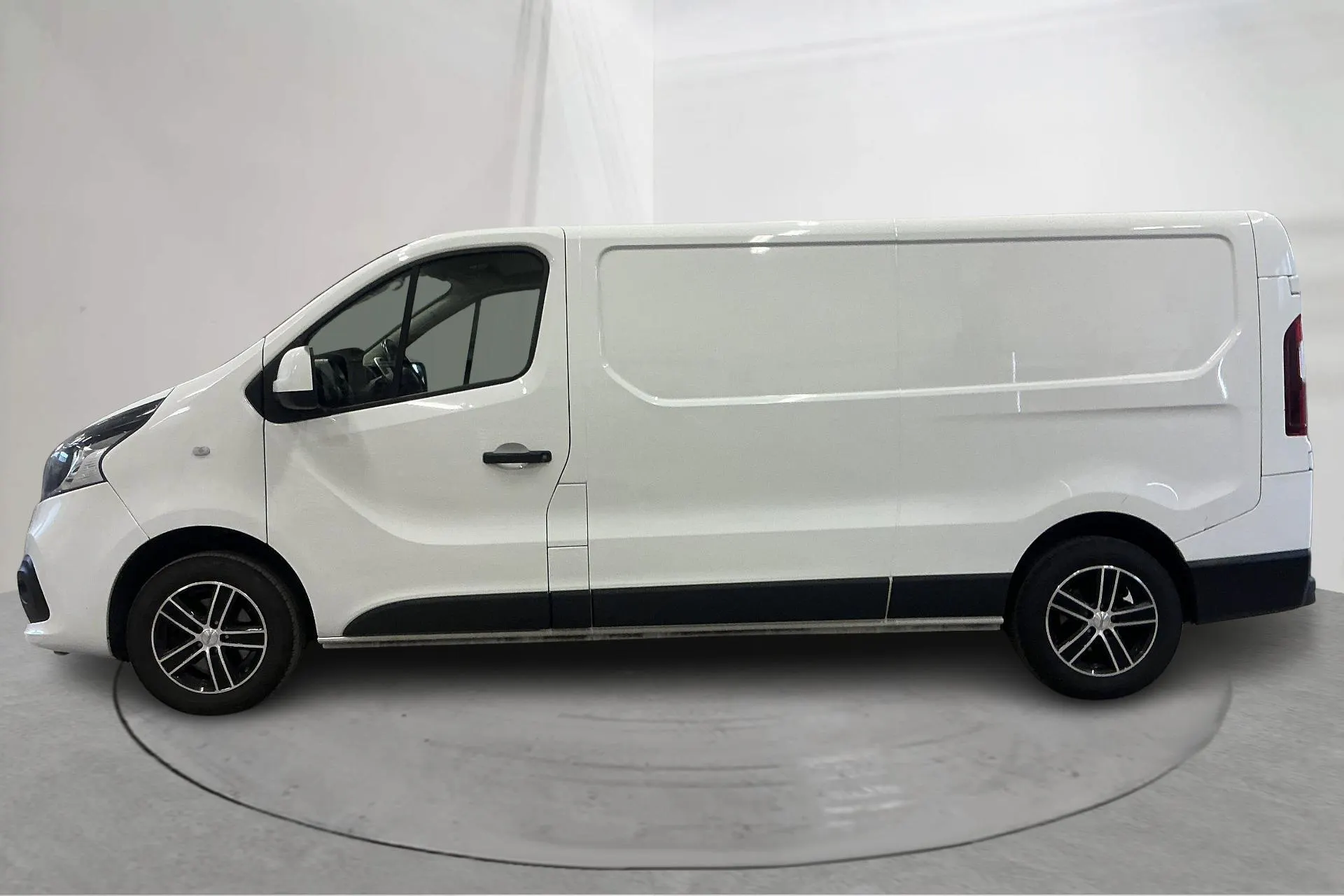 Presentation photo 2 of 16: Renault Trafic 1.6 dCi Skåp (125hk) - 163 600 km - Manual - white - 2019