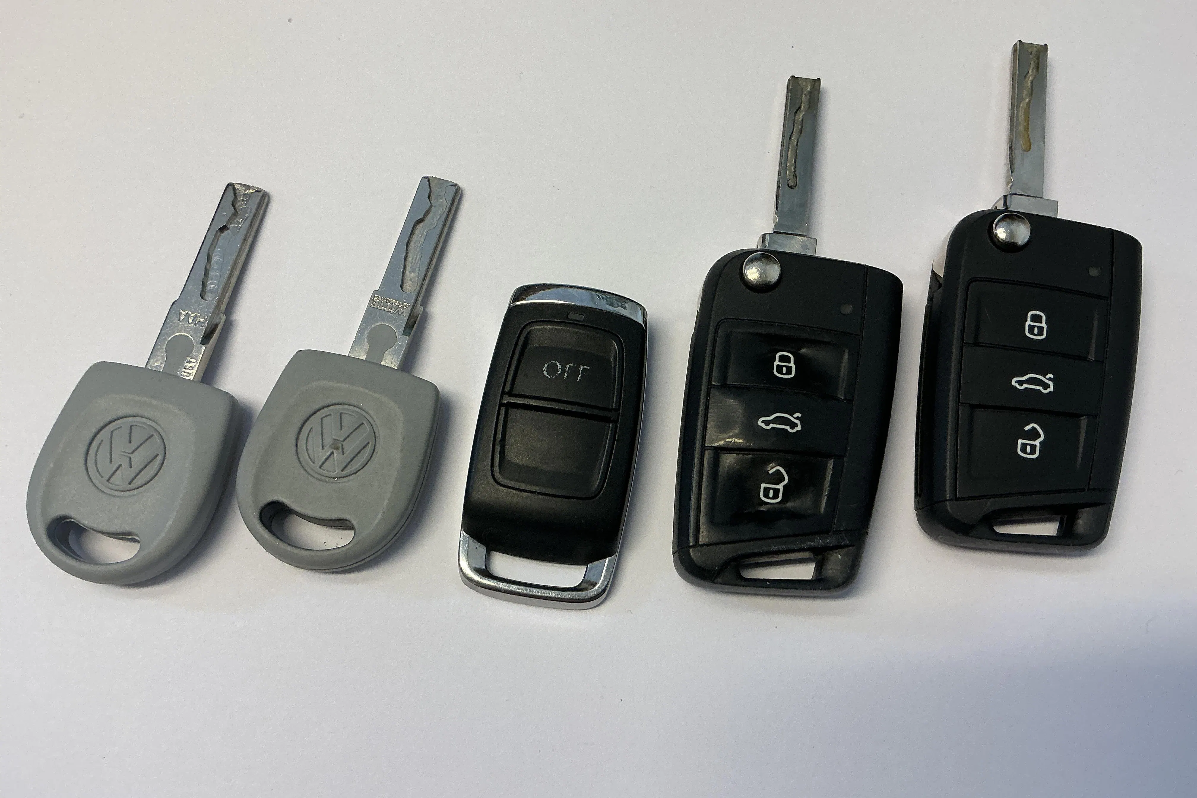 Presentationsfoto 17 av 17: VW Caravelle T6.1 TDI (150hk) - 13 121 mil - Automat - vit - 2023