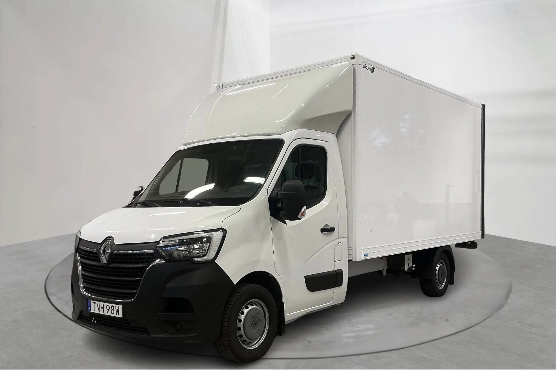 Presentationsfoto 1 av 13: Renault Master 2.3 dCi Volymskåp 2WD (145hk) - 9 766 mil - Manuell - vit - 2023