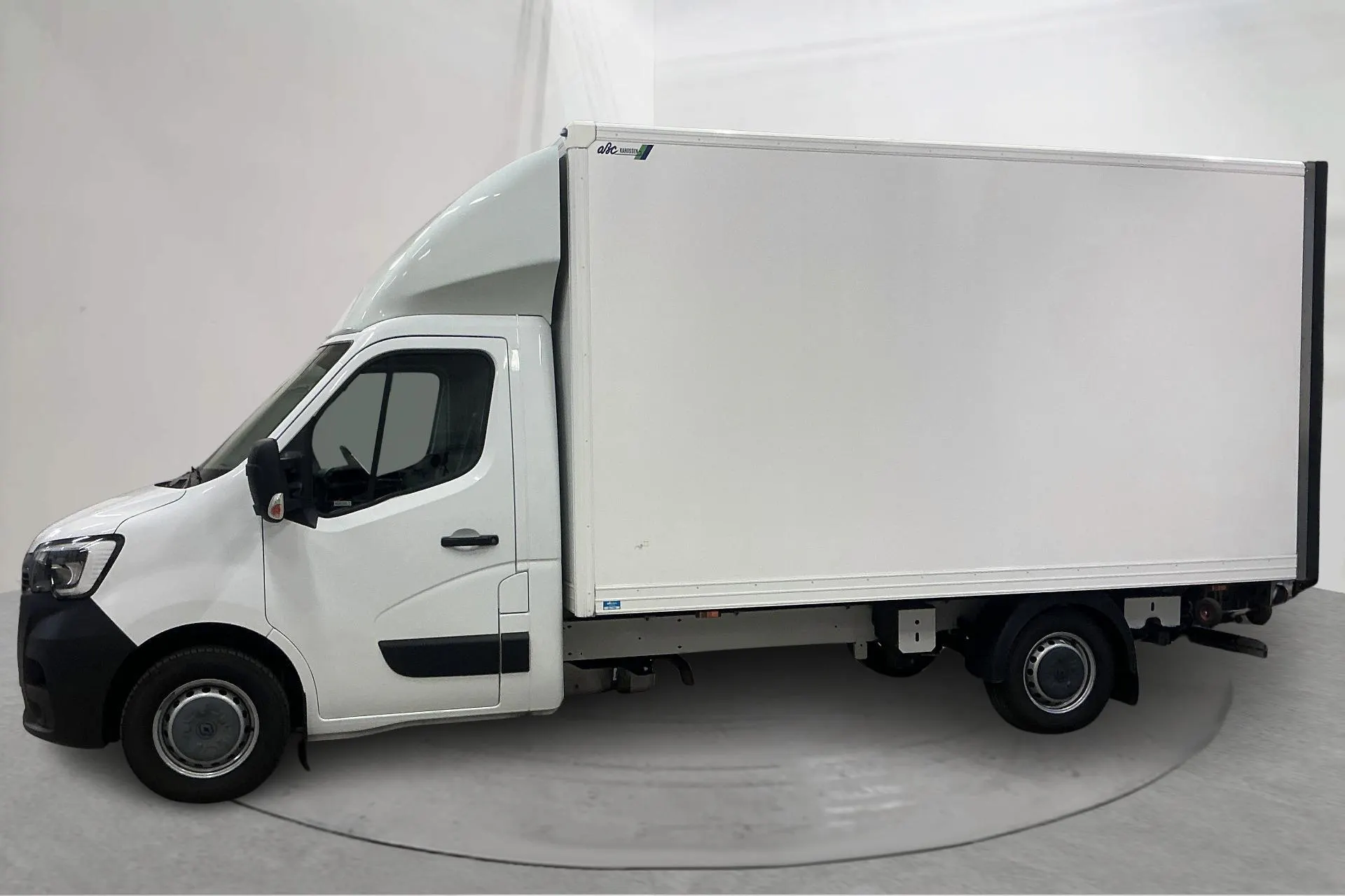 Presentationsfoto 2 av 13: Renault Master 2.3 dCi Volymskåp 2WD (145hk) - 9 766 mil - Manuell - vit - 2023
