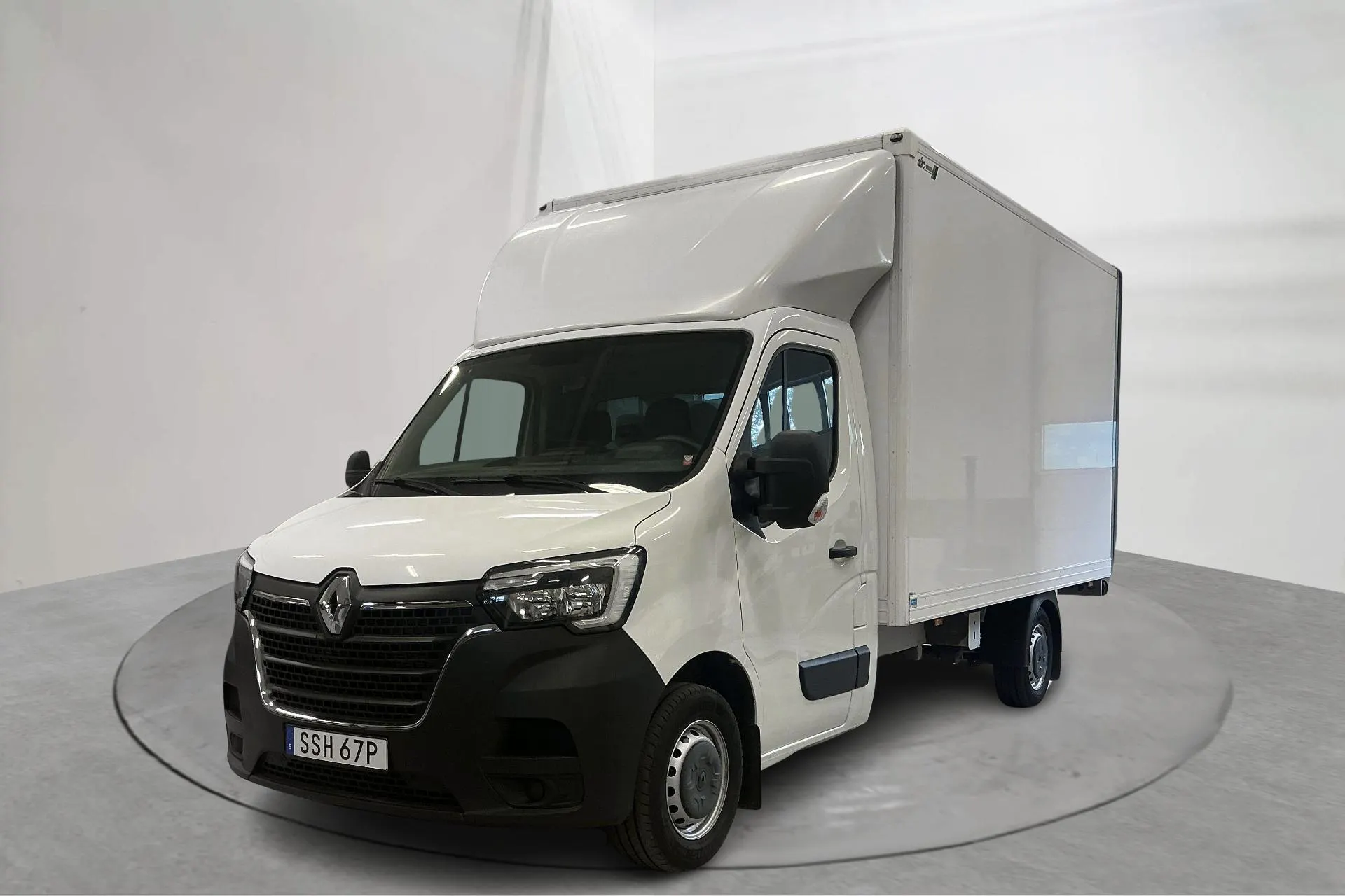 Presentation photo 1 of 13: Renault Master 2.3 dCi Volymskåp 2WD (145hk) - 41 980 km - Manual - white - 2023