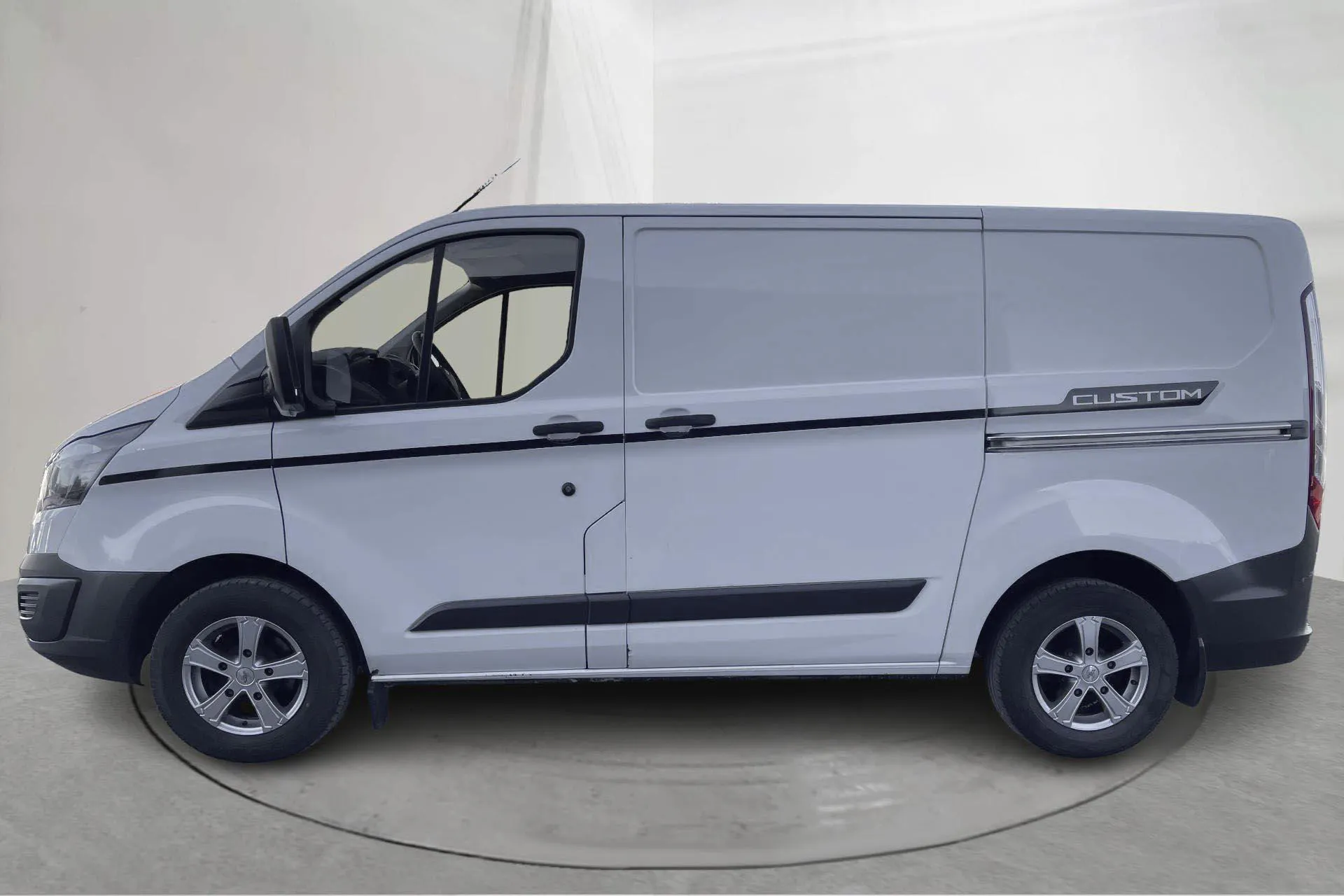 Presentation photo 2 of 18: Ford Transit Custom 270 (100hk) - 178 390 km - Manual - white - 2015