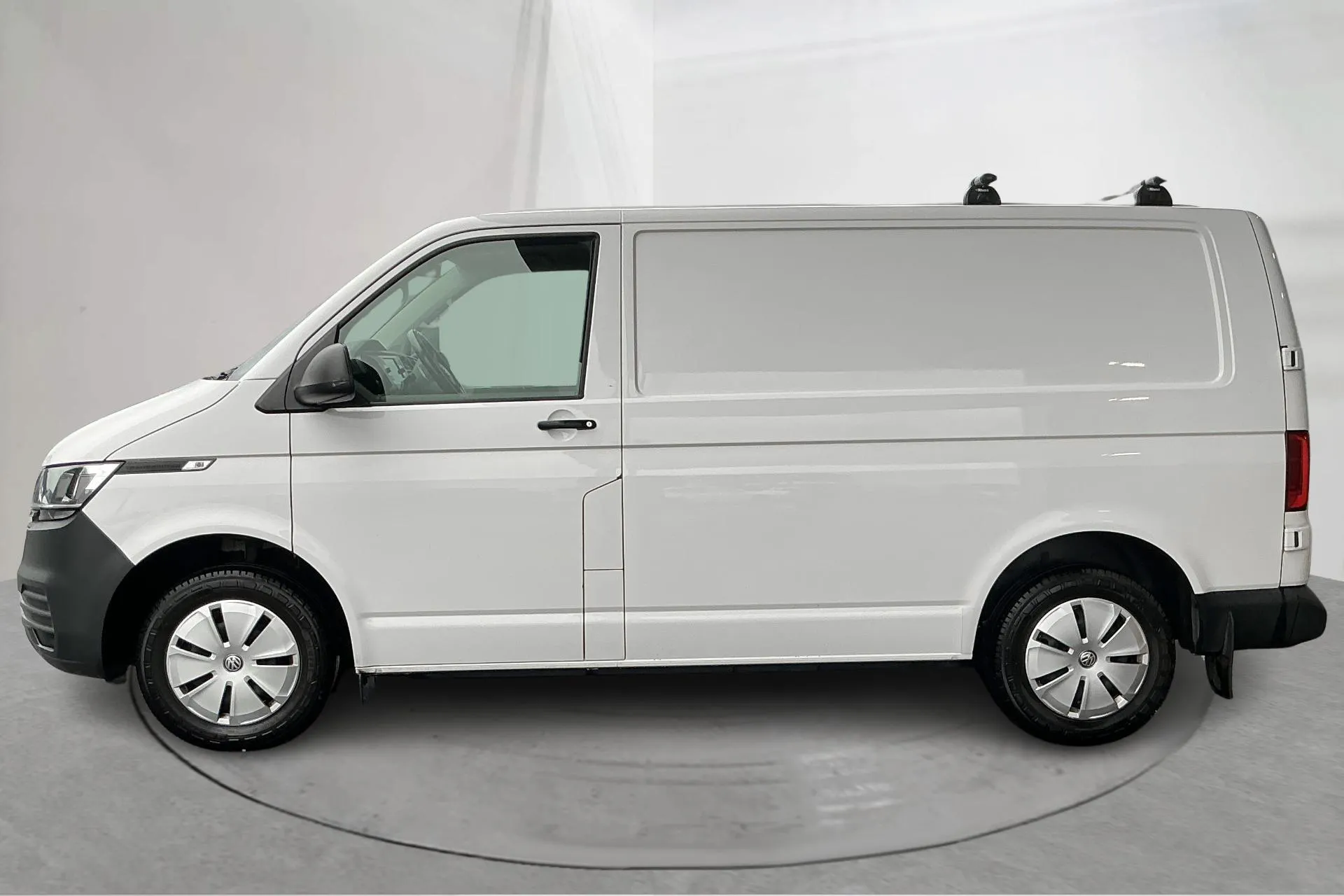 Presentation photo 2 of 15: VW Transporter T6.1 Skåp TDI (150hk) - 152 760 km - Automatic - white - 2023