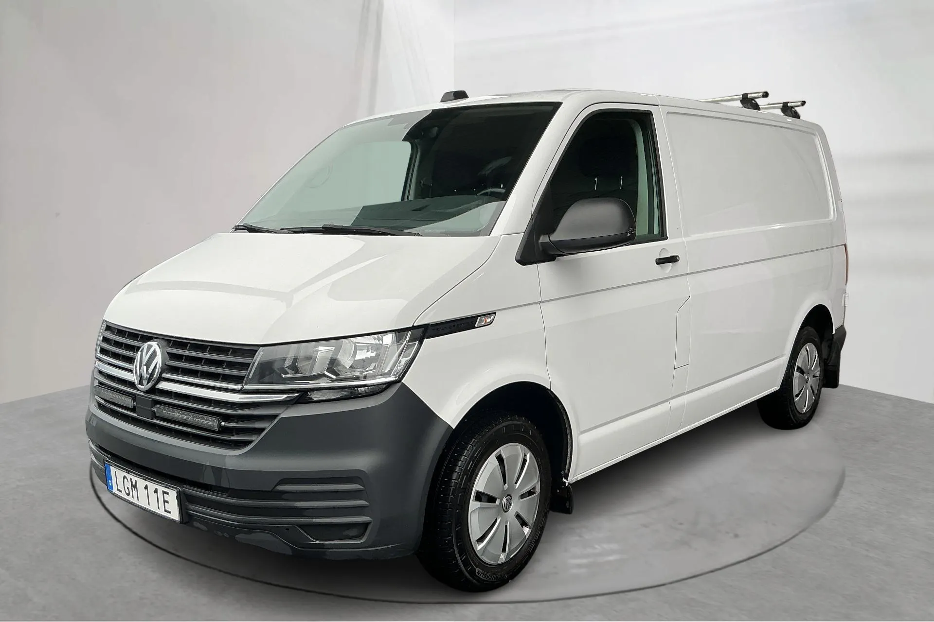 Presentation photo 1 of 15: VW Transporter T6.1 Skåp TDI (150hk) - 152 760 km - Automatic - white - 2023