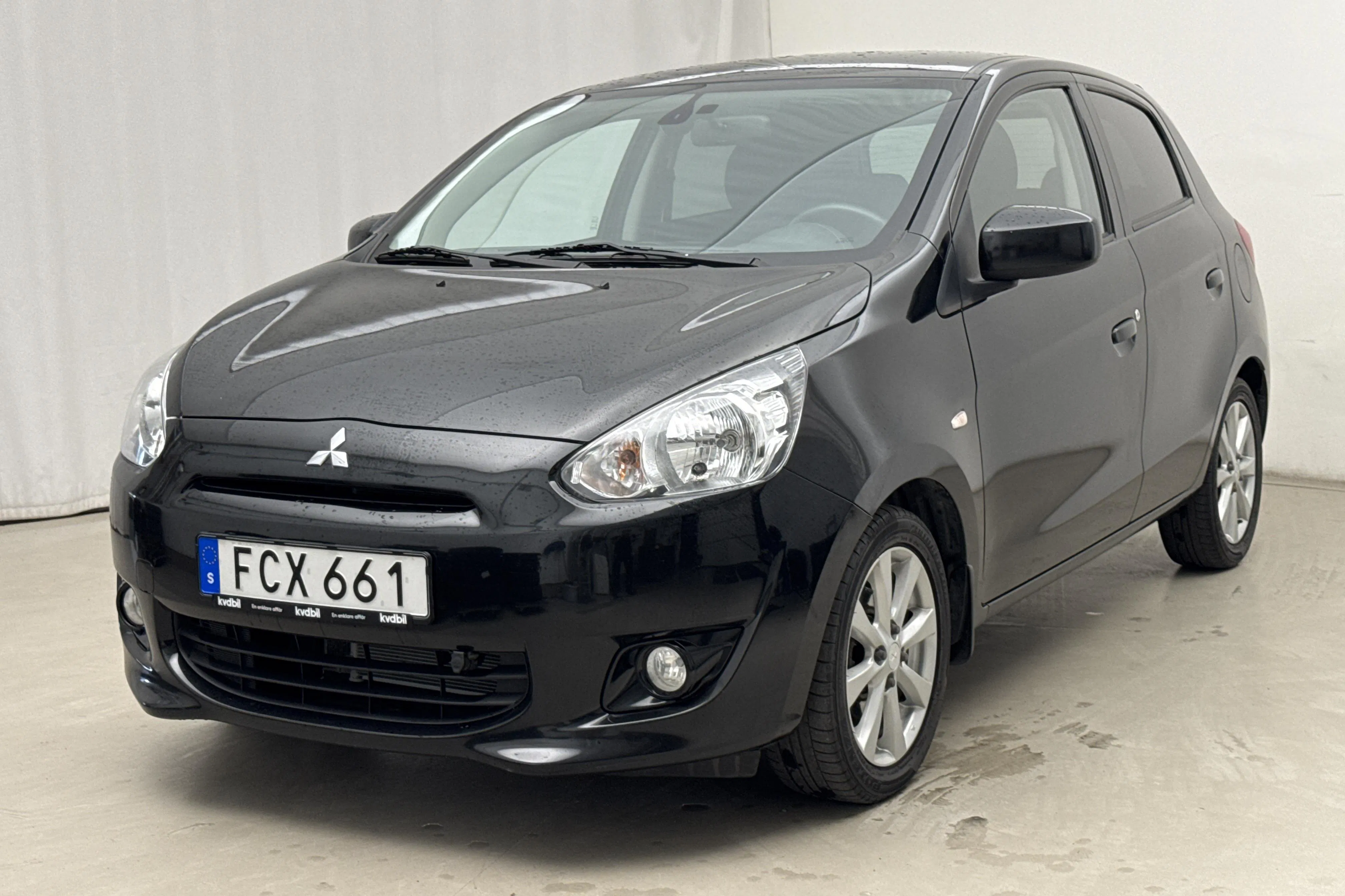 Presentationsfoto 1 av 14: Mitsubishi Space Star 1.2 5dr (80hk) - 8 449 mil - Automat - svart - 2015