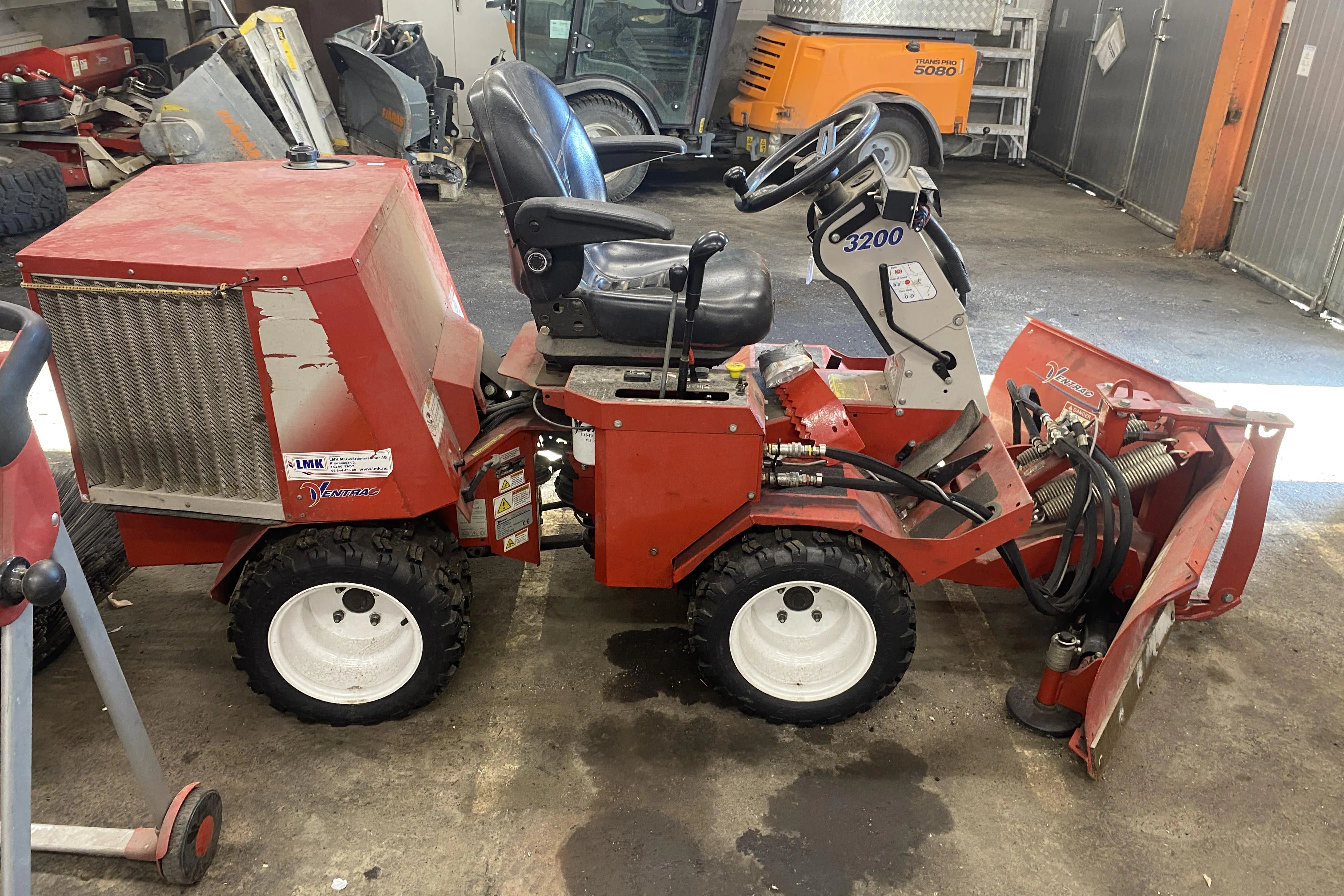 Presentation photo 2 of 50: Ventrac 3200 - 0 km - 2010