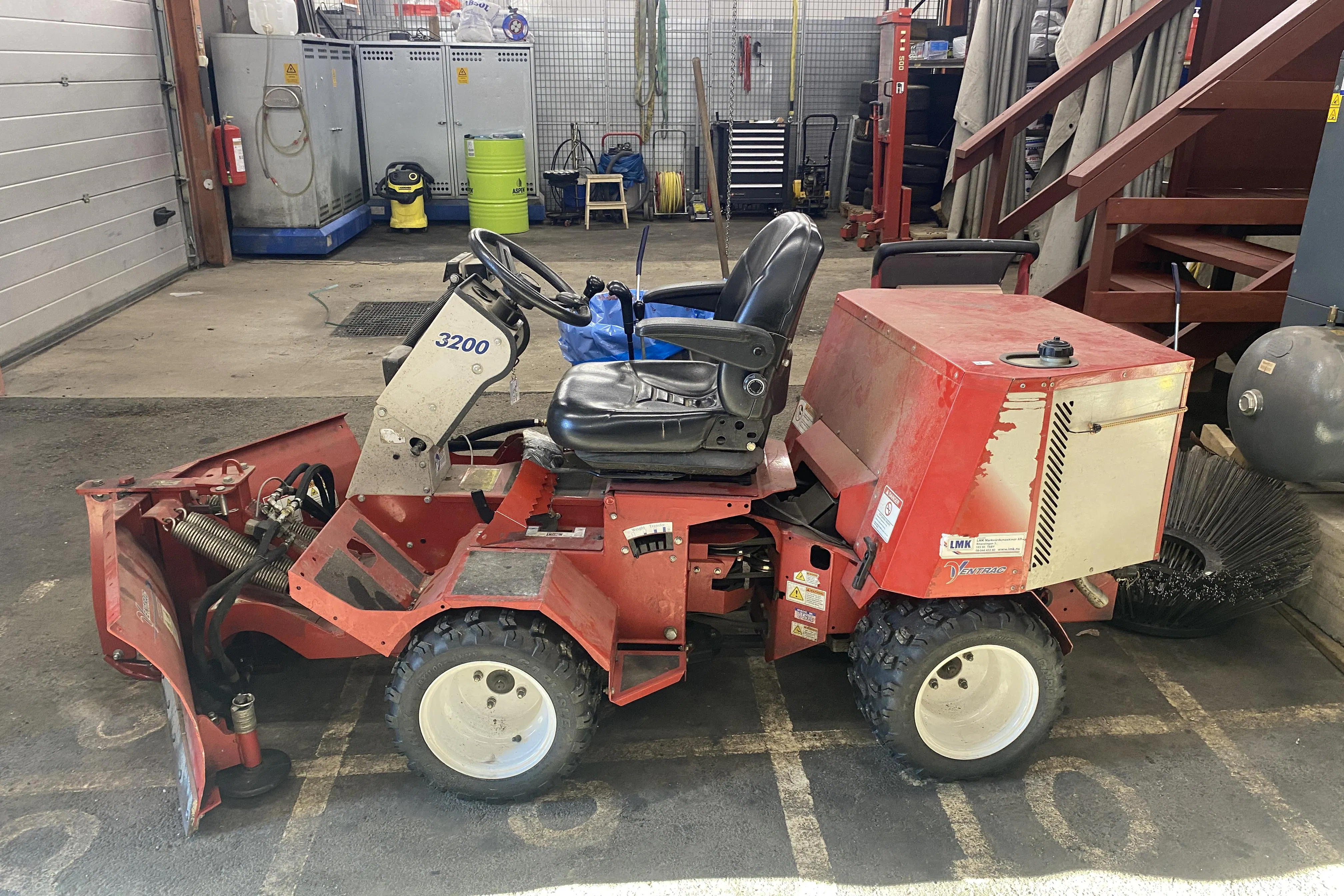 Presentation photo 1 of 50: Ventrac 3200 - 0 km - 2010