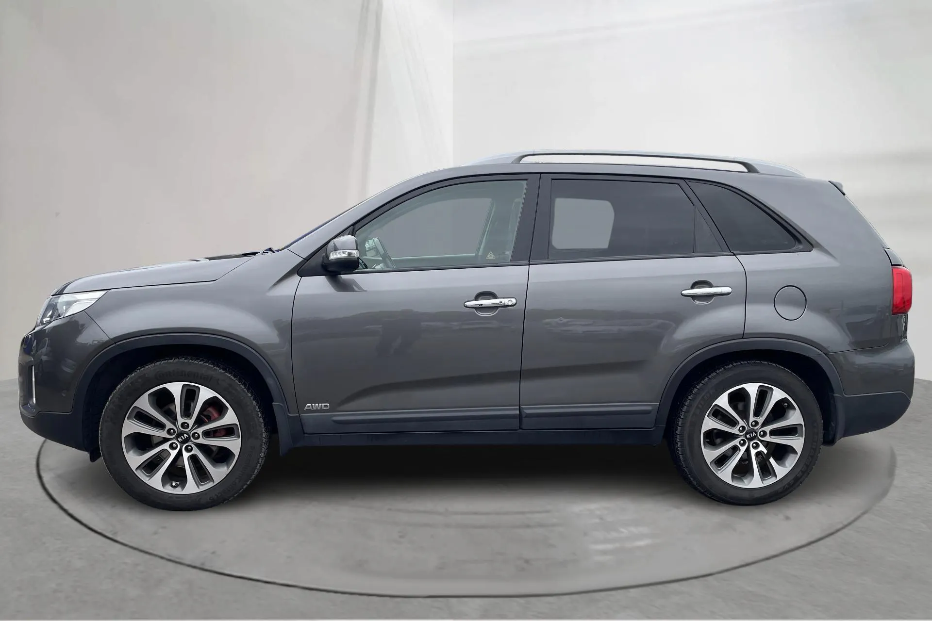 Presentationsfoto 2 av 23: KIA Sorento 2.2 CRDi (197hk) - 18 974 mil - Automat - grå - 2014
