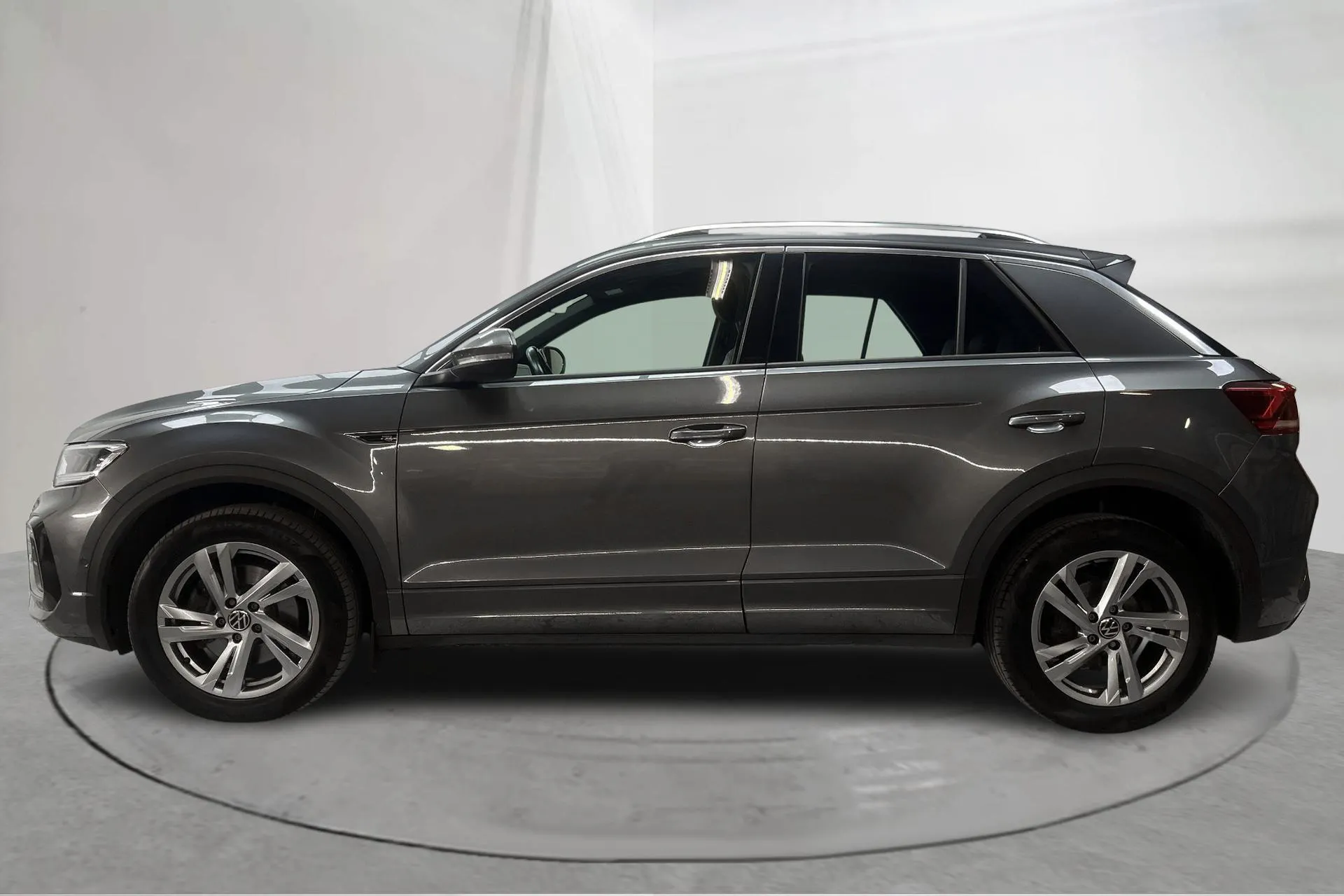 Presentationsfoto 2 av 17: VW T-Roc 2.0 TDI 4MOTION (150hk) - 12 848 mil - Automat - grå - 2023