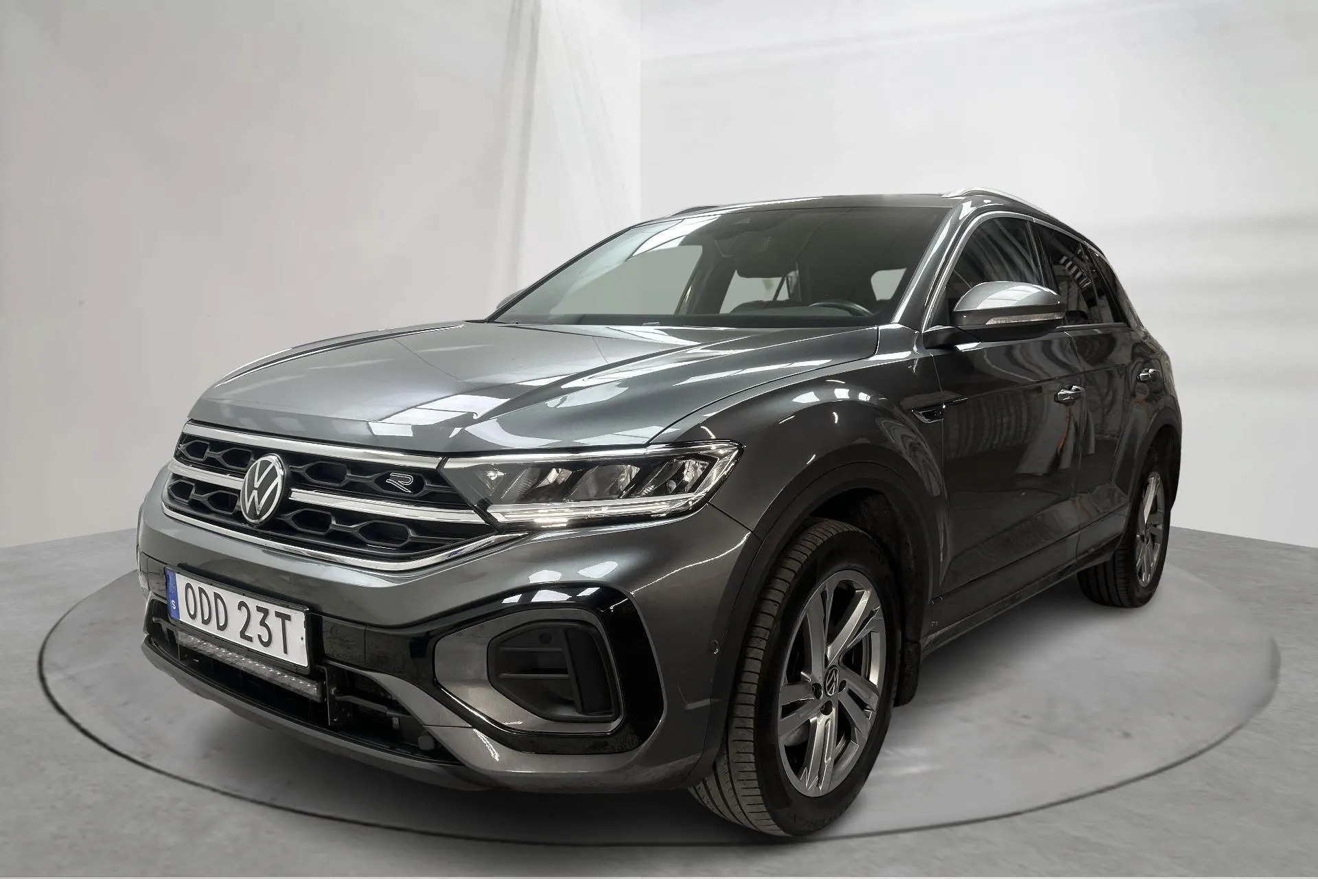 Presentationsfoto 1 av 17: VW T-Roc 2.0 TDI 4MOTION (150hk) - 12 848 mil - Automat - grå - 2023