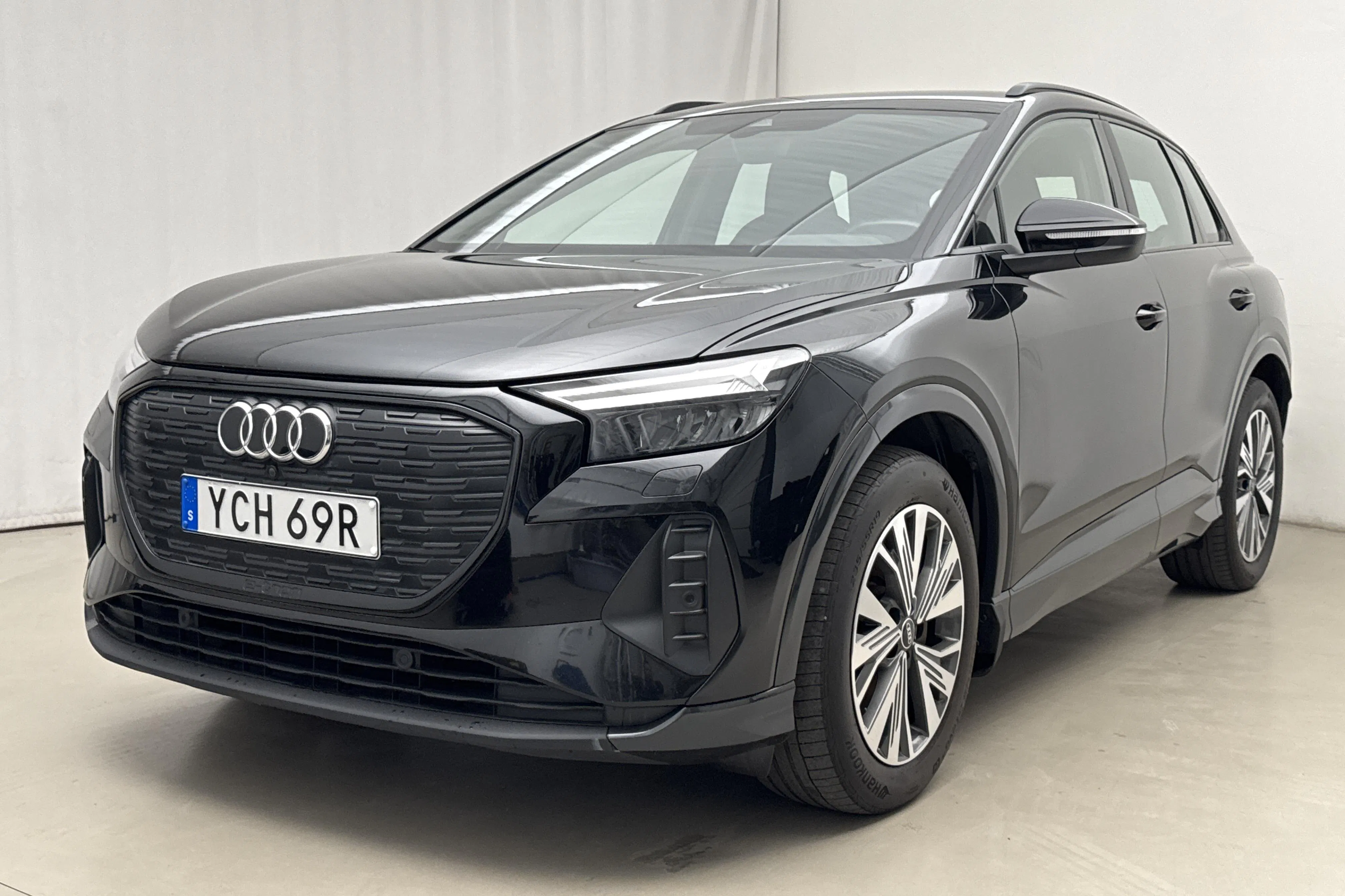 Presentation photo 1 of 21: Audi Q4 45 e-tron quattro 77kWh (265hk) - 90 040 km - Automatic - black - 2024