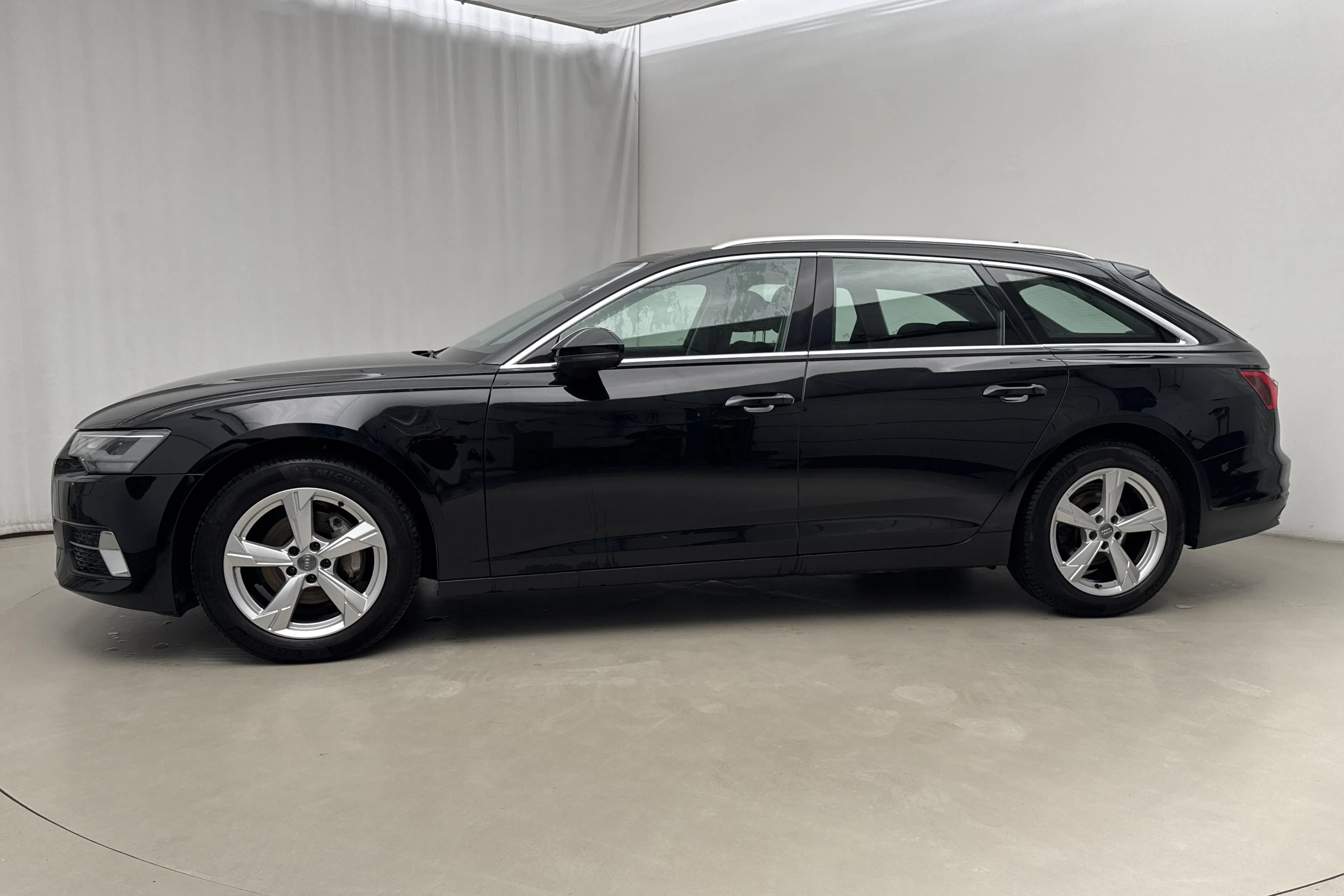 Presentationsfoto 2 av 19: Audi A6 Avant 40 TDI (204hk) - 11 244 mil - Automat - svart - 2019