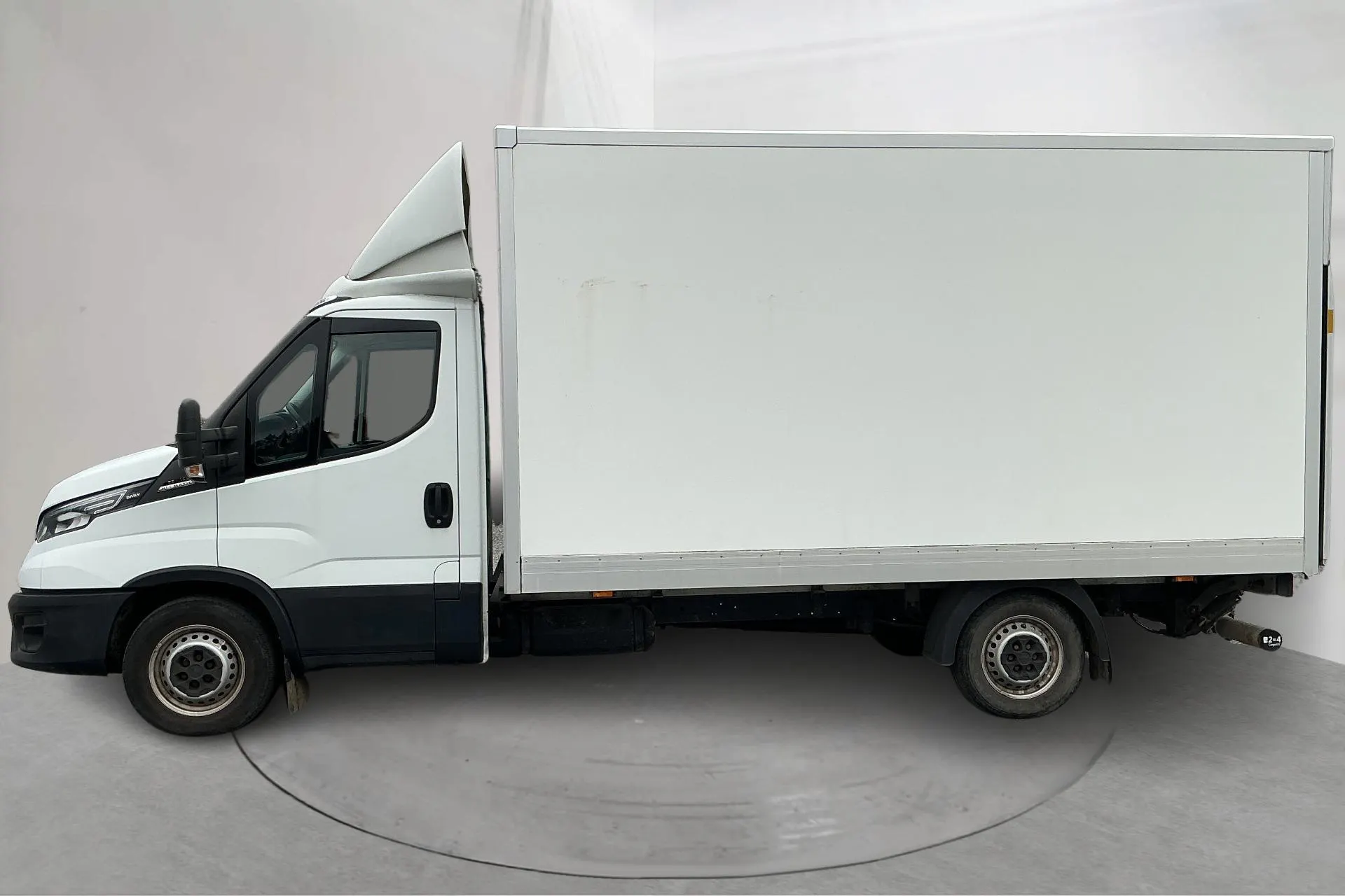 Presentation photo 2 of 20: Iveco Daily 35 2.3 (156hk) - 100 780 km - Automatic - white - 2019