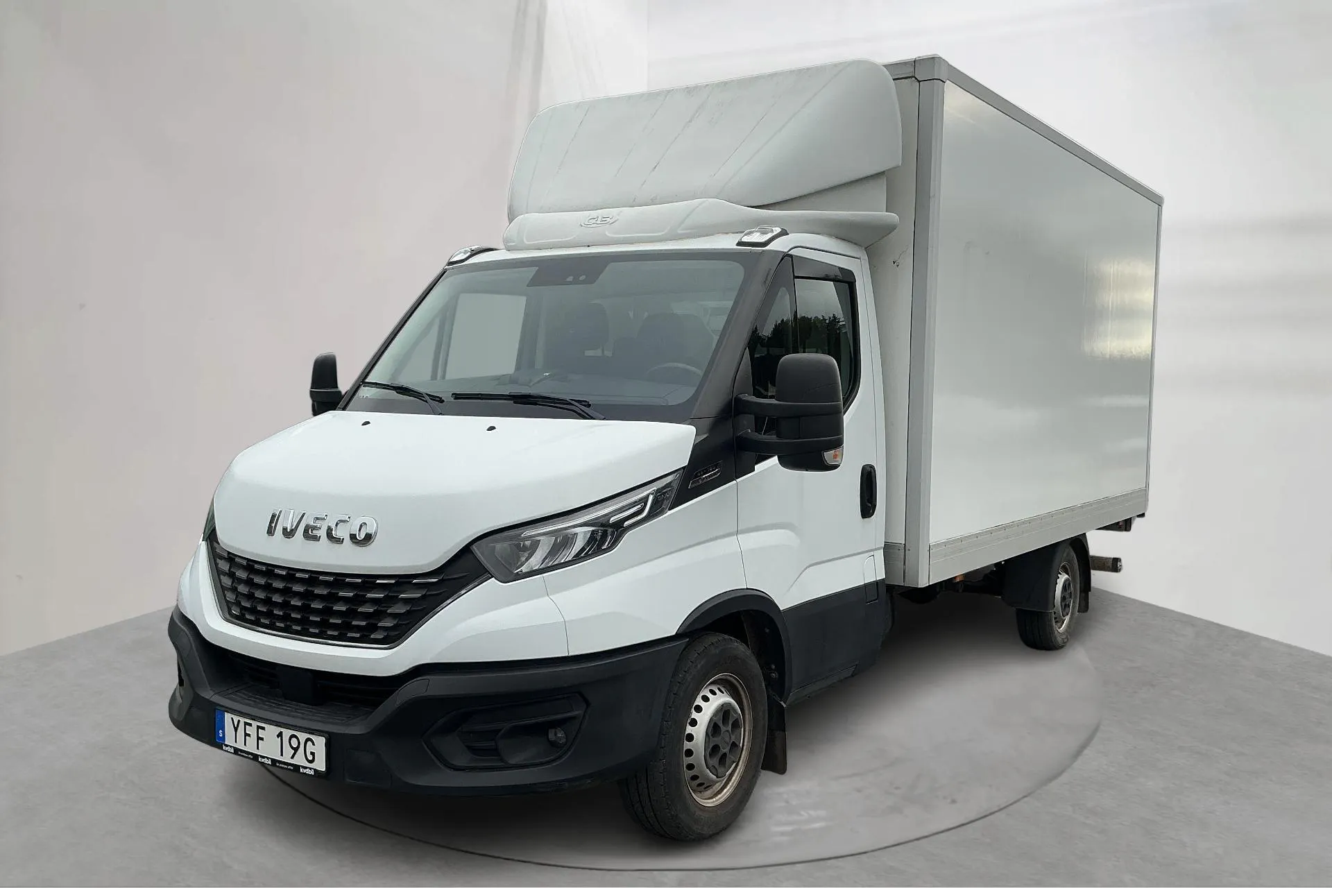 Presentation photo 1 of 20: Iveco Daily 35 2.3 (156hk) - 100 780 km - Automatic - white - 2019