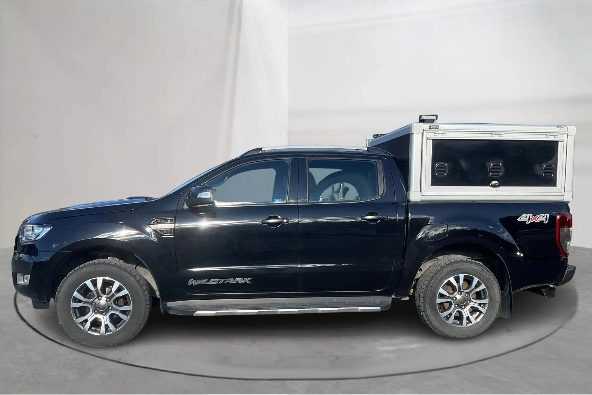 Presentationsfoto 2 av 19: Ford Ranger 3.2 TDCi 4WD (200hk) - 13 614 mil - Automat - svart - 2017