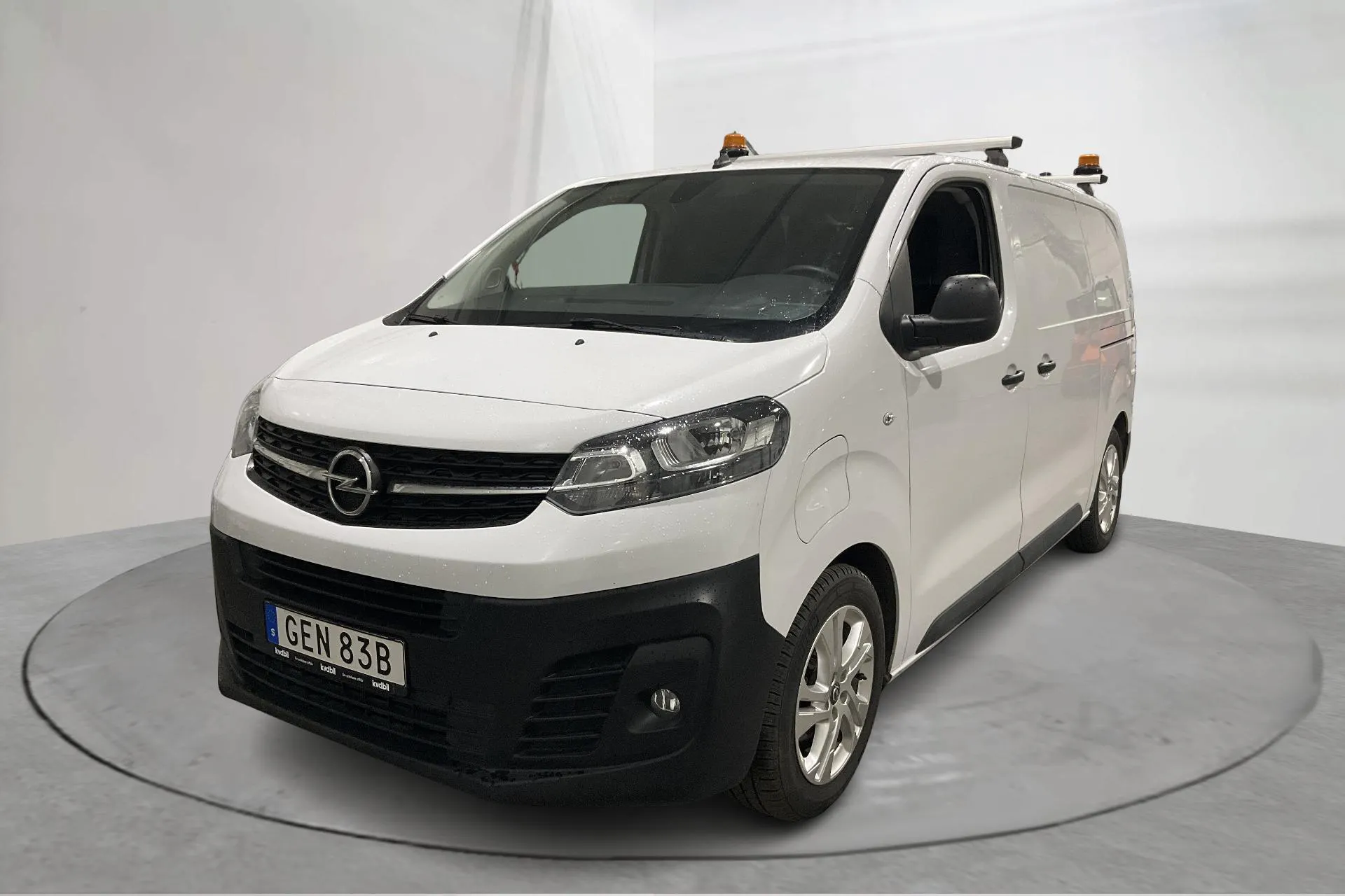Presentationsfoto 1 av 18: Opel E-Vivaro 75kWh (136hk) - 5 486 mil - Automat - vit - 2023