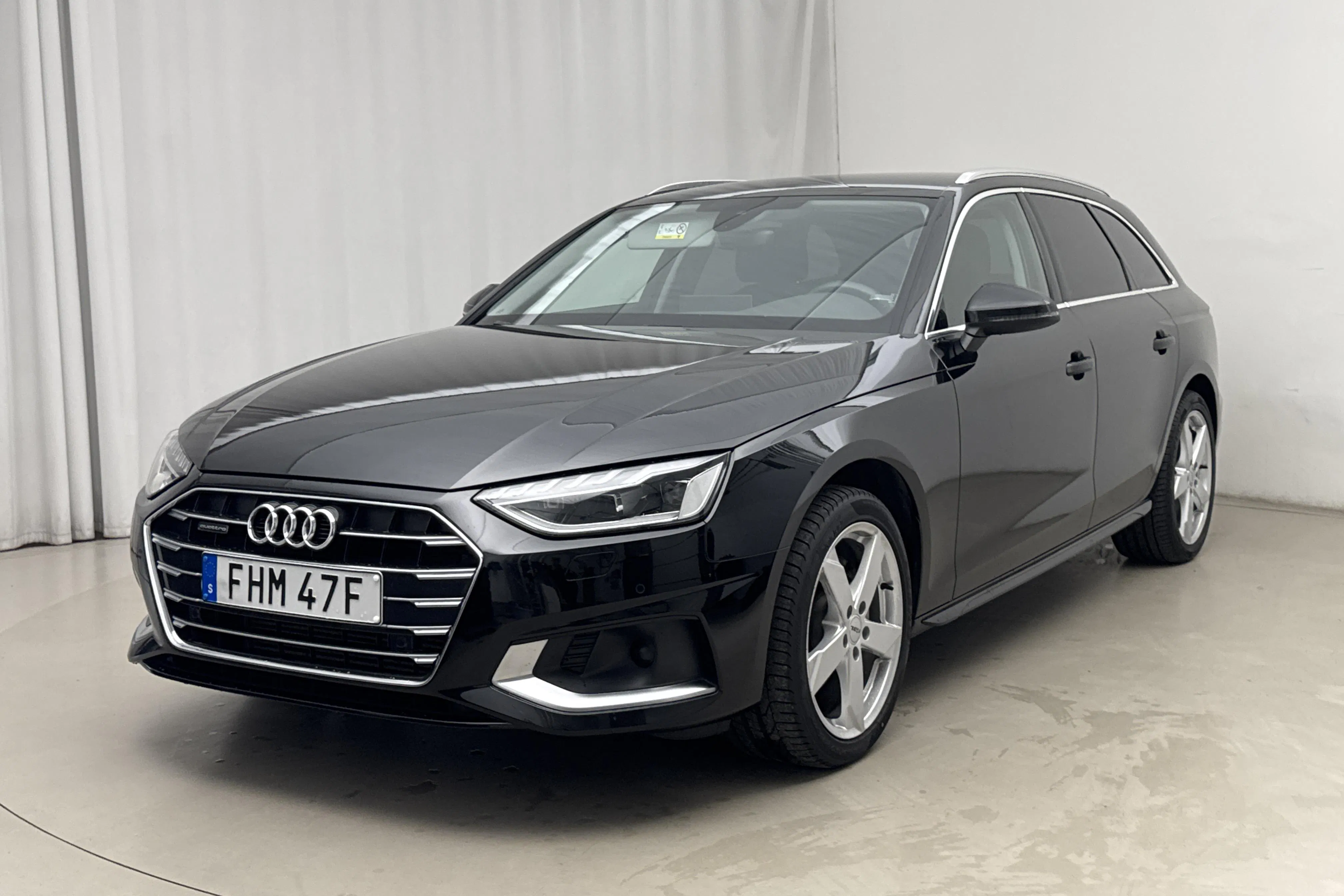 Presentationsfoto 1 av 16: Audi A4 Avant 40 TFSI quattro (204hk) - 7 854 mil - Automat - svart - 2022