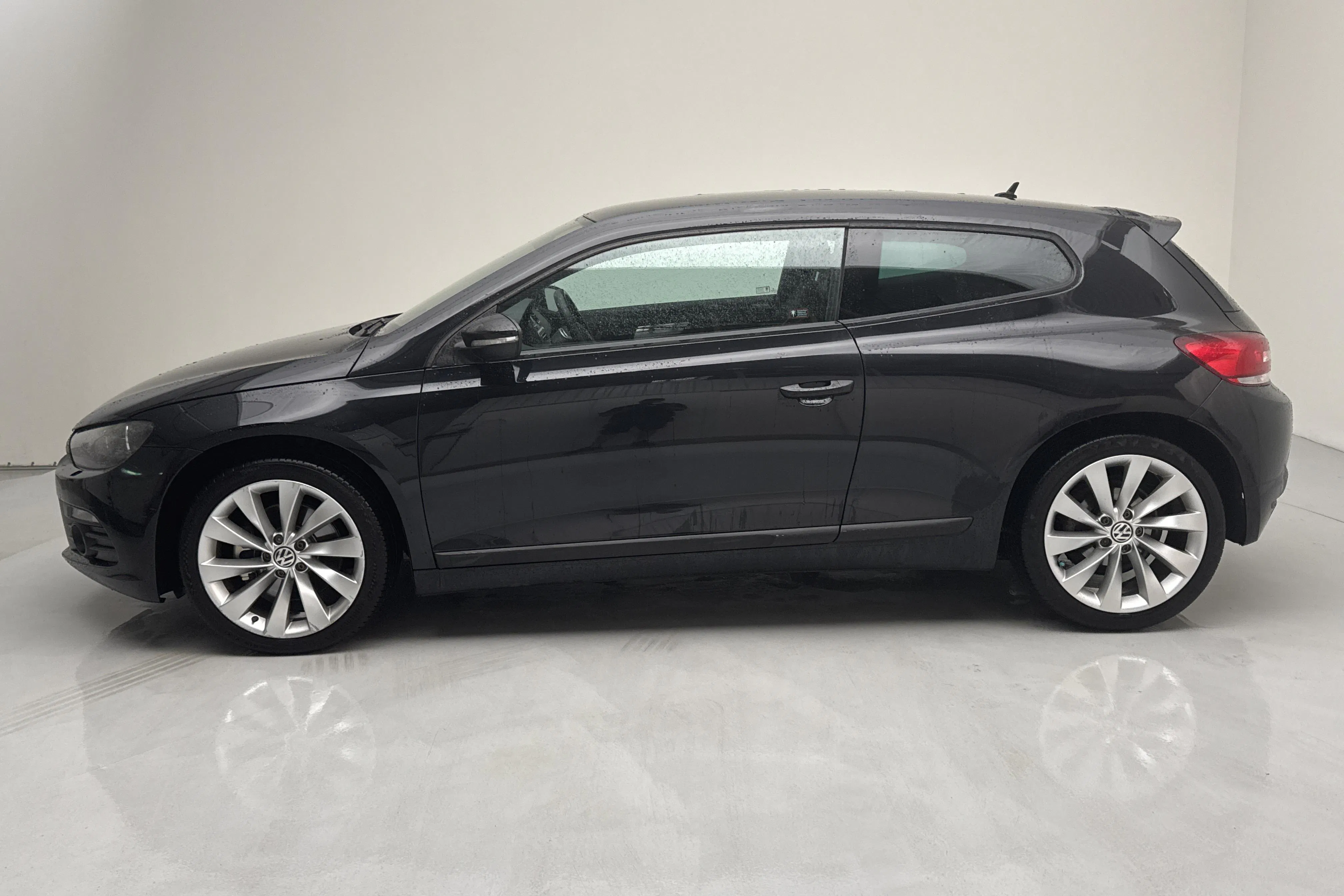Presentation photo 2 of 11: VW Scirocco 1.4 TSI (160hk) - 194 520 km - Manual - black - 2010