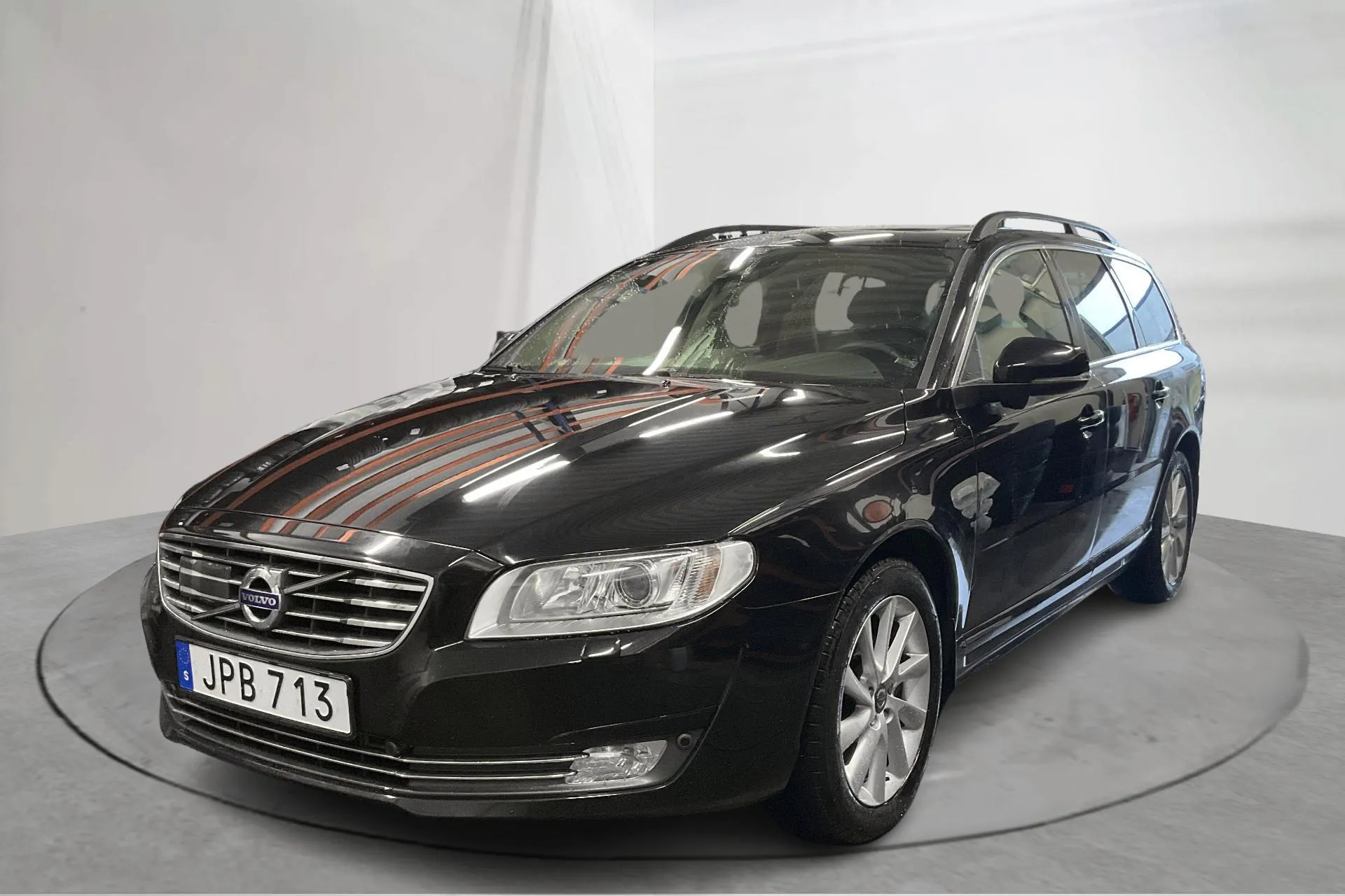 Presentationsfoto 1 av 18: Volvo V70 II D4 (181hk) - 16 001 mil - Automat - svart - 2015