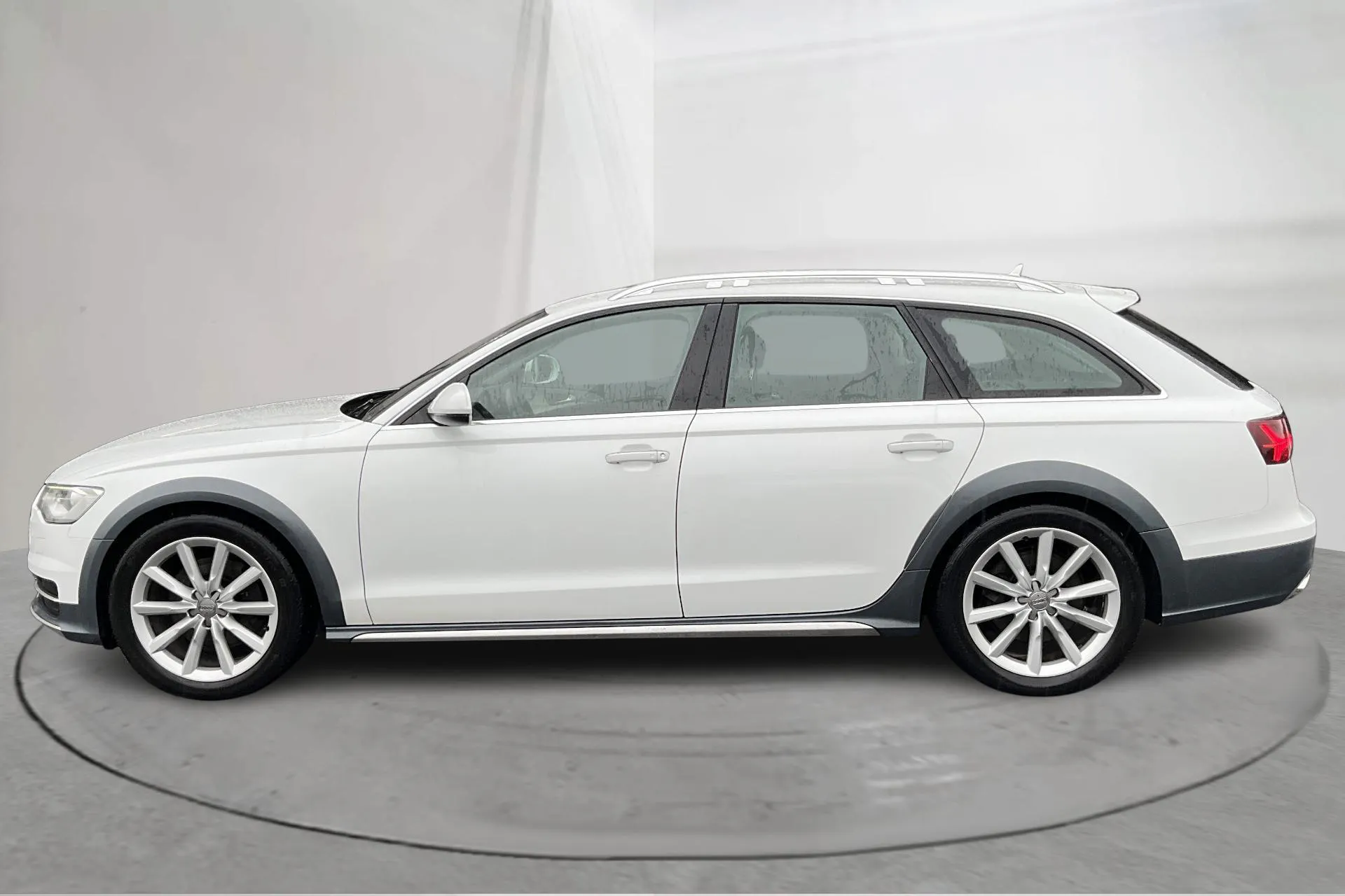 Presentation photo 2 of 14: Audi A6 Allroad 3.0 TDI quattro (218hk) - 240 050 km - Automatic - white - 2017