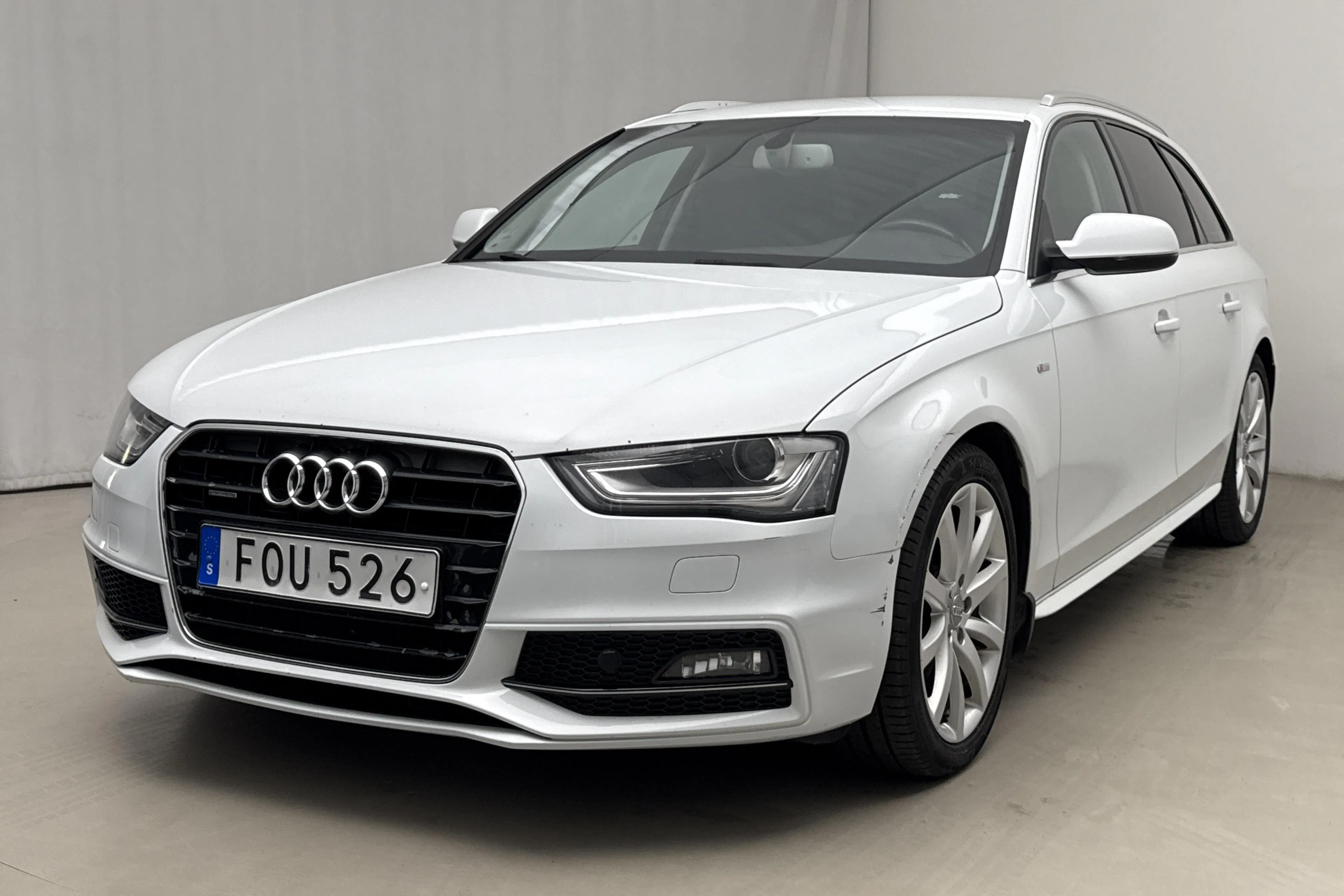 Presentationsfoto 1 av 16: Audi A4 2.0 TDI clean diesel Avant quattro (190hk) - 15 125 mil - Automat - vit - 2015