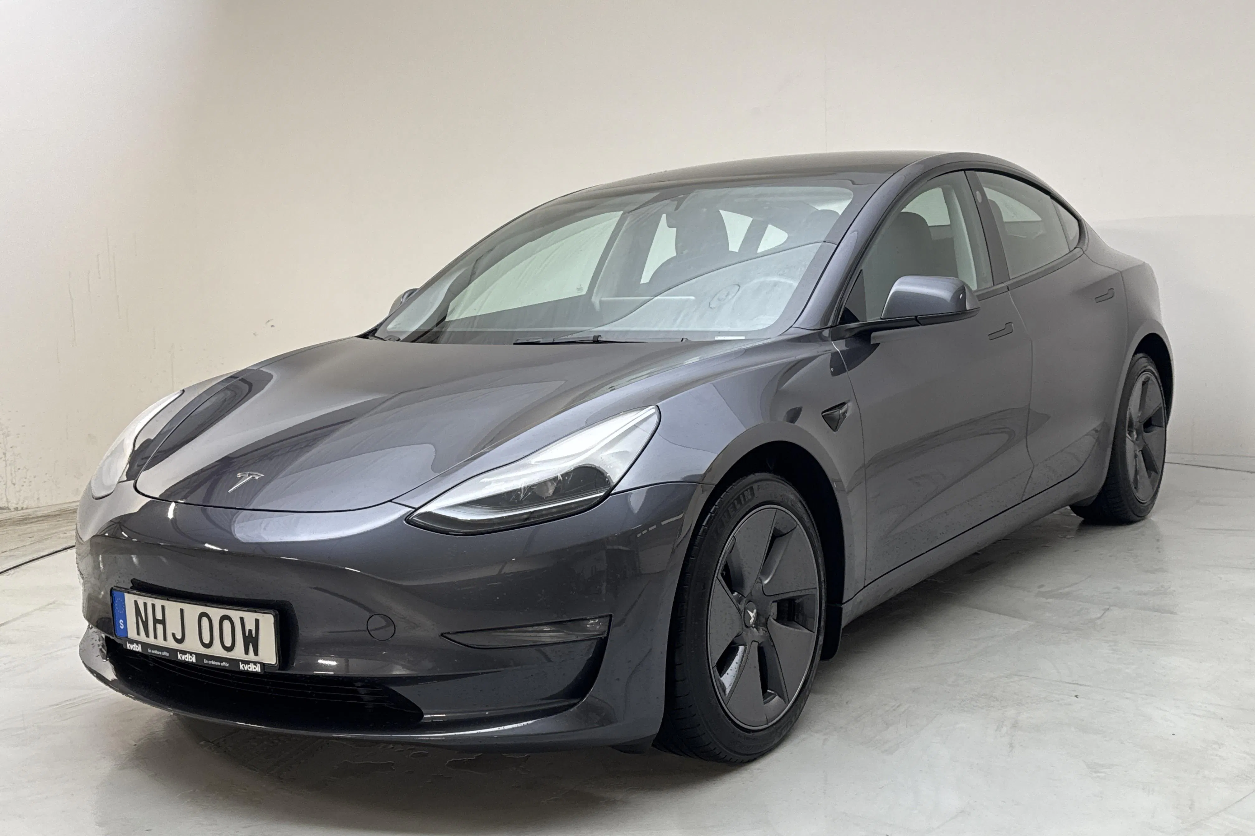 Presentationsfoto 1 av 19: Tesla Model 3 Long Range Dual Motor AWD - 9 523 mil - Automat - grå - 2023