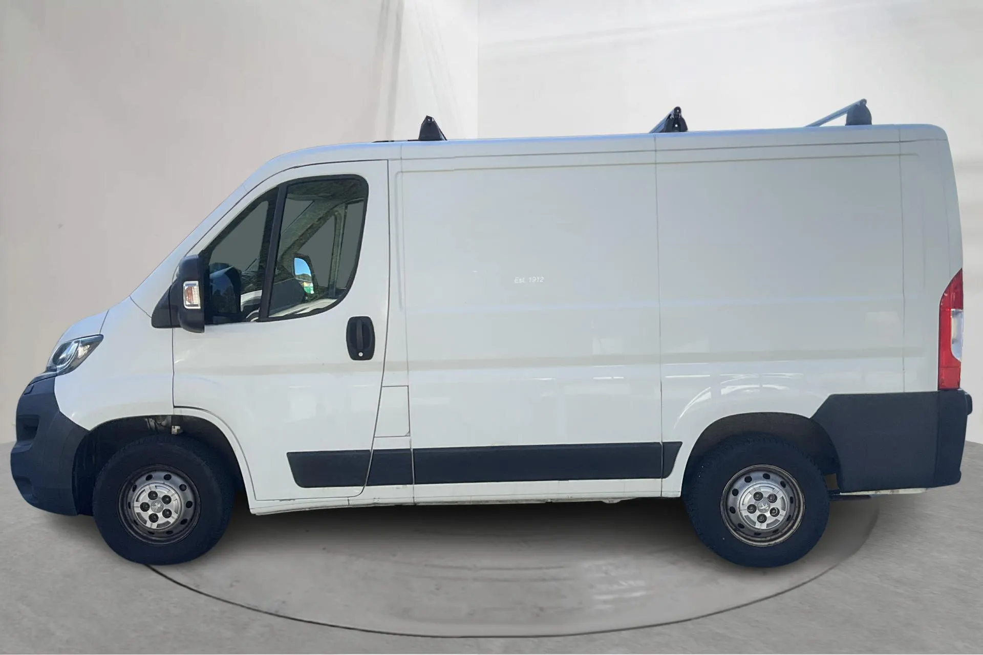 Presentationsfoto 2 av 13: Peugeot Boxer 330 2.0 BlueHDi Skåp (110hk) - 6 163 mil - Manuell - vit - 2019