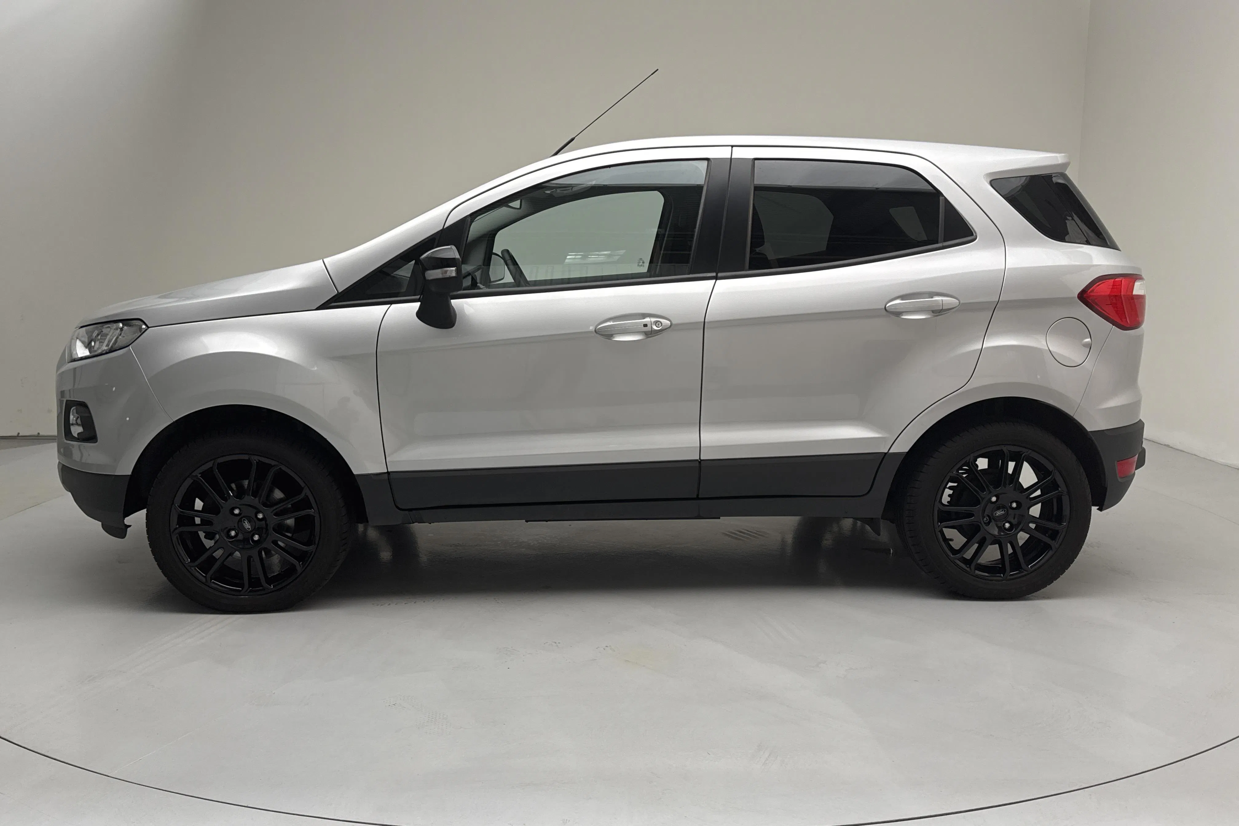 Presentation photo 2 of 12: Ford Ecosport 1.0T EcoBoost (125hk) - 88 150 km - Manual - gray - 2017