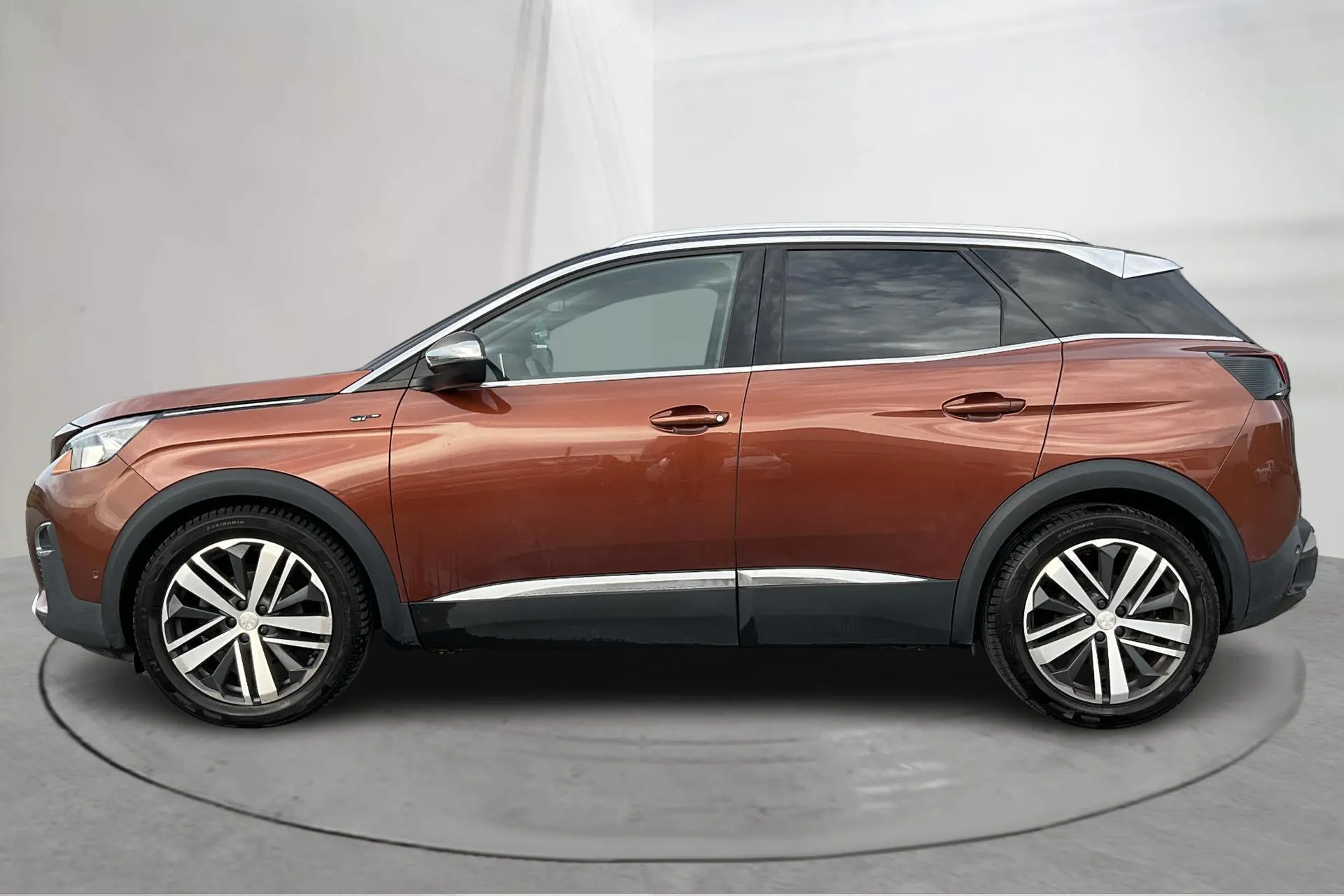 Presentationsfoto 2 av 18: Peugeot 3008 2.0 BlueHDi (180hk) - 13 680 mil - Automat - 2017