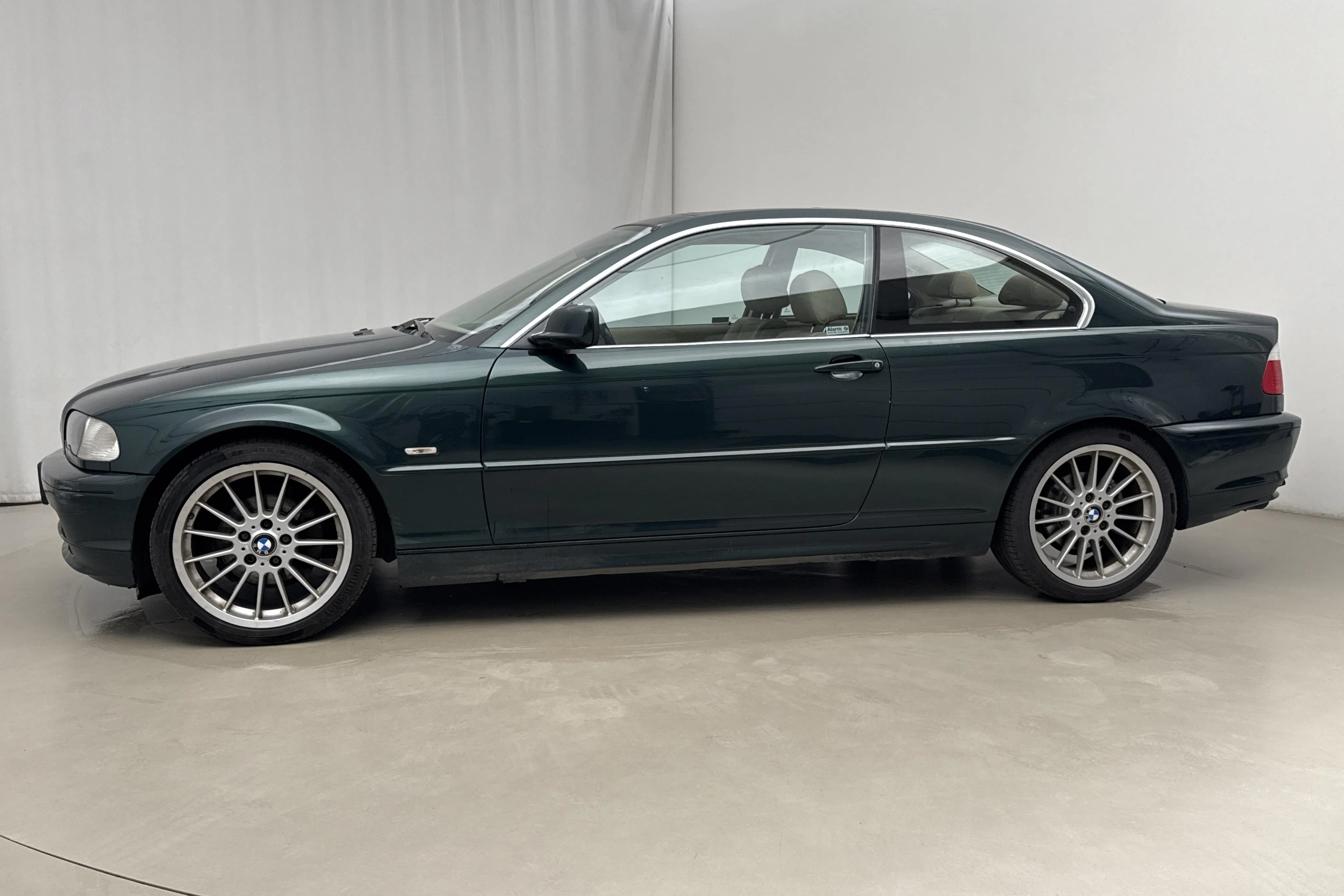 Presentationsfoto 2 av 18: BMW 323Ci Coupé, E46 (170hk) - 18 799 mil - Manuell - grön - 2000