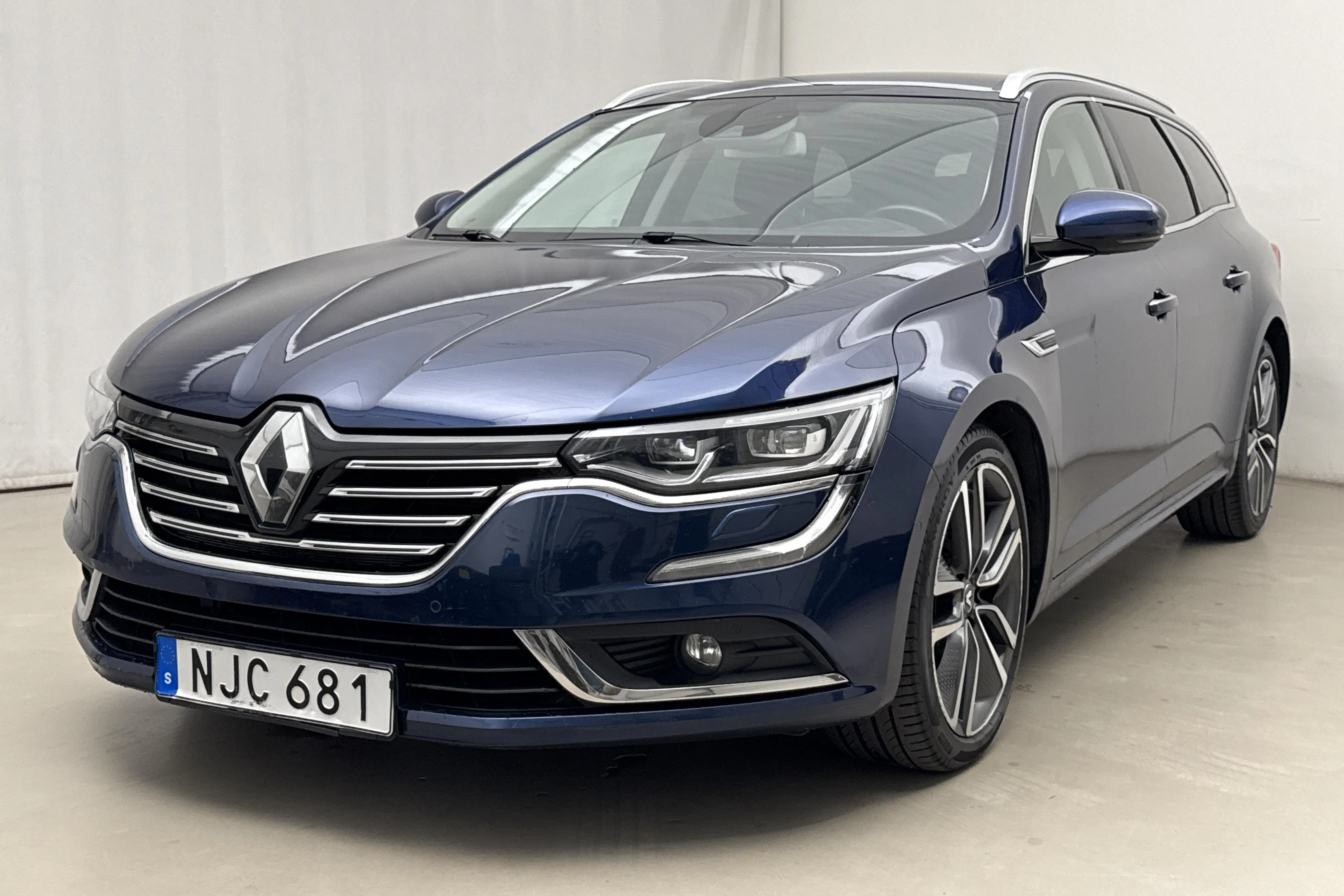 Presentationsfoto 1 av 19: Renault Talisman 1.6 dCi Kombi (160hk) - 9 482 mil - Automat - blå - 2016
