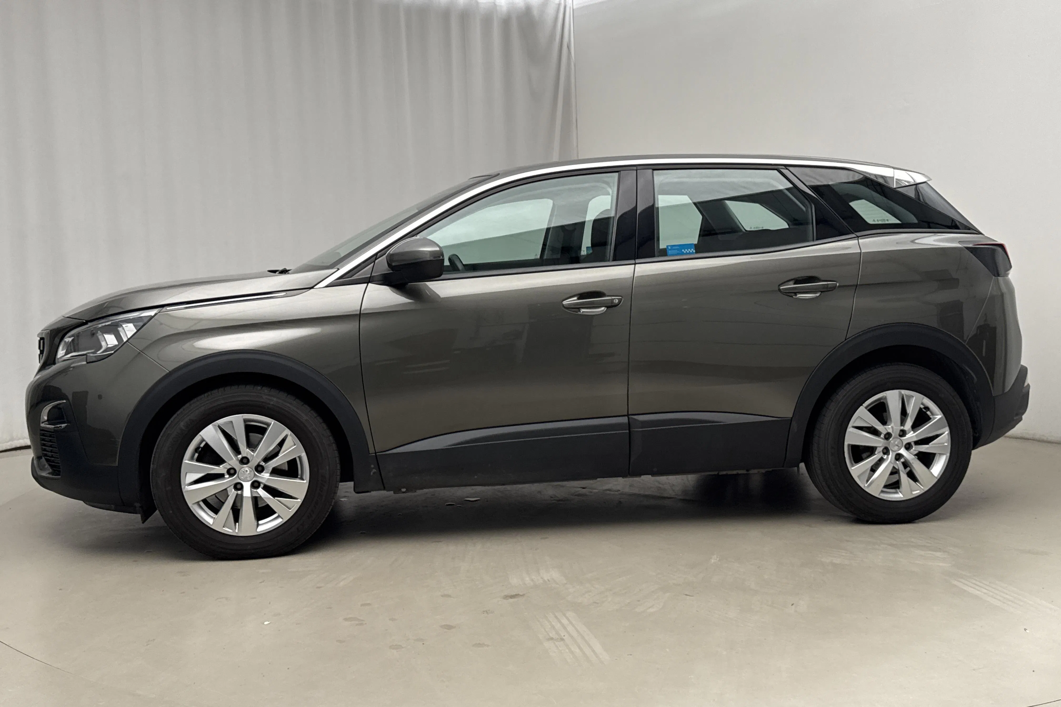 Presentation photo 2 of 15: Peugeot 3008 1.6 BlueHDi (120hk) - 127 540 km - Automatic - gray - 2017