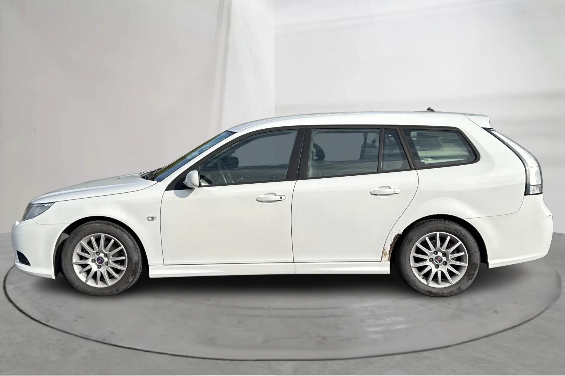 Presentation photo 2 of 13: Saab 9-3 2.0t BioPower SportCombi (175hk) - 214 420 km - Manual - white - 2011