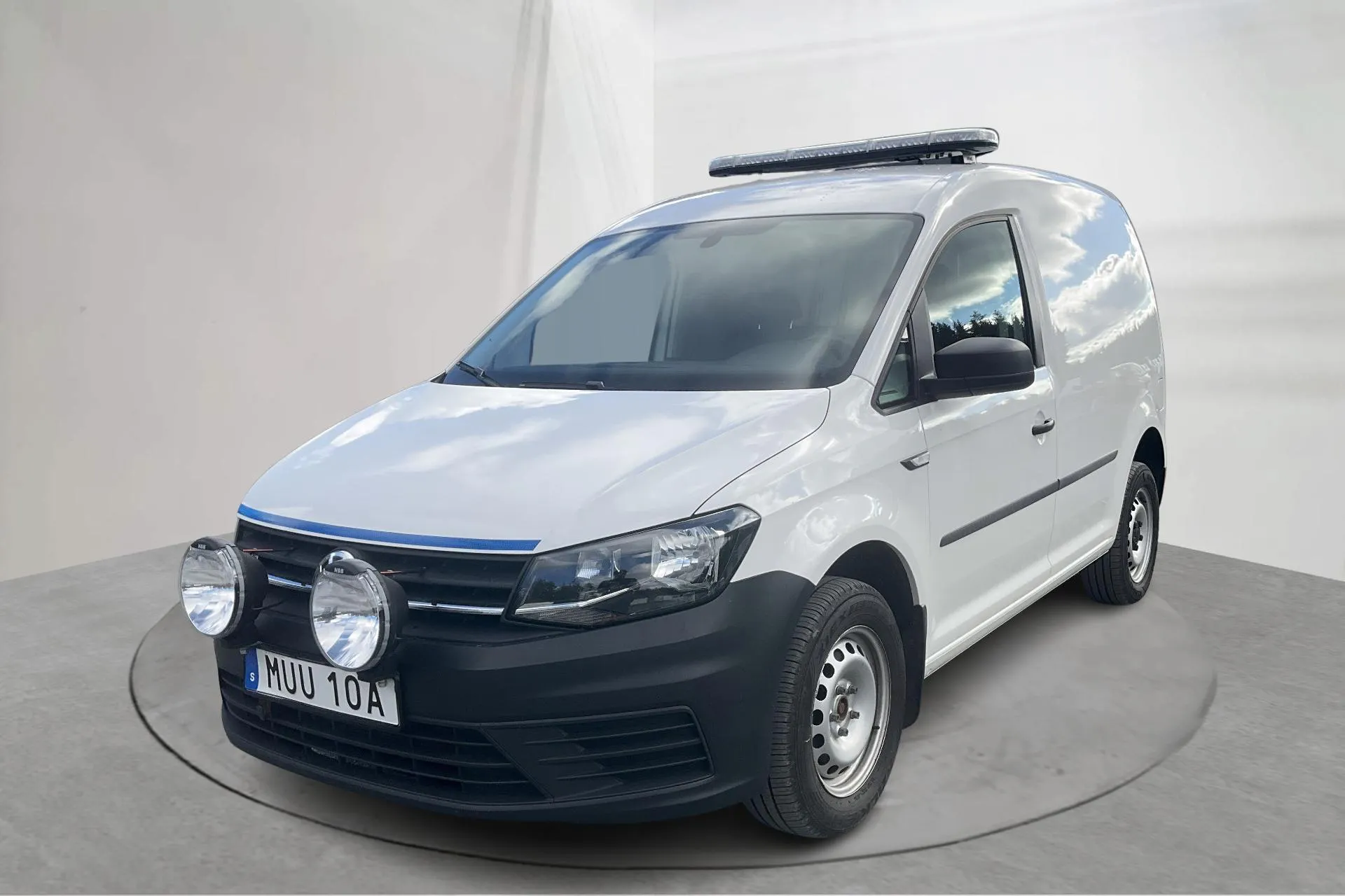 Presentationsfoto 1 av 17: VW Caddy 2.0 TDI Skåp 4MOTION (122hk) - 4 256 mil - Manuell - vit - 2020