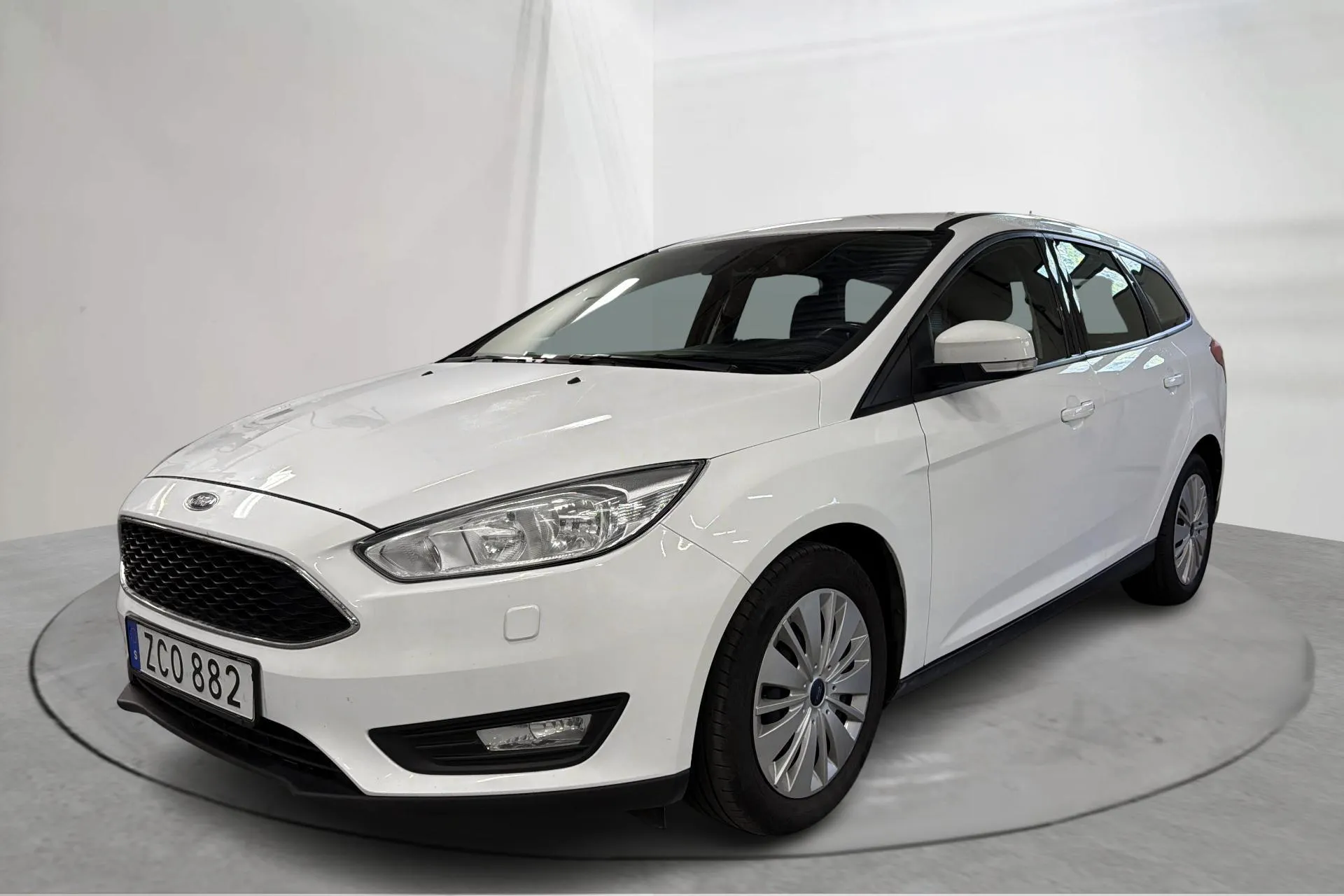Presentationsfoto 1 av 14: Ford Focus 1.0 EcoBoost Kombi (100hk) - 17 298 mil - Manuell - vit - 2018