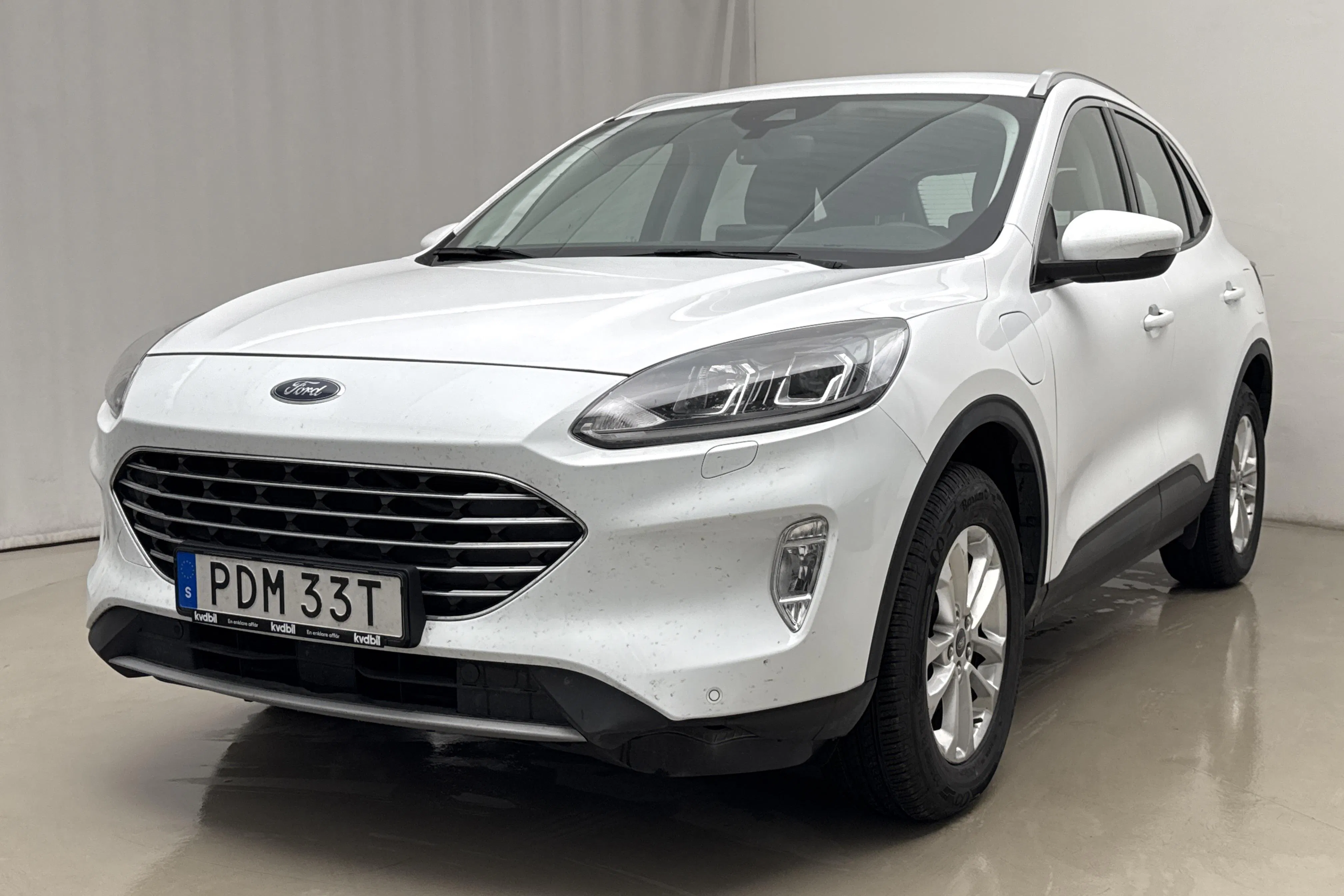 Presentation photo 1 of 20: Ford Kuga 2.5 PHEV (225hk) - 111 210 km - Automatic - white - 2021