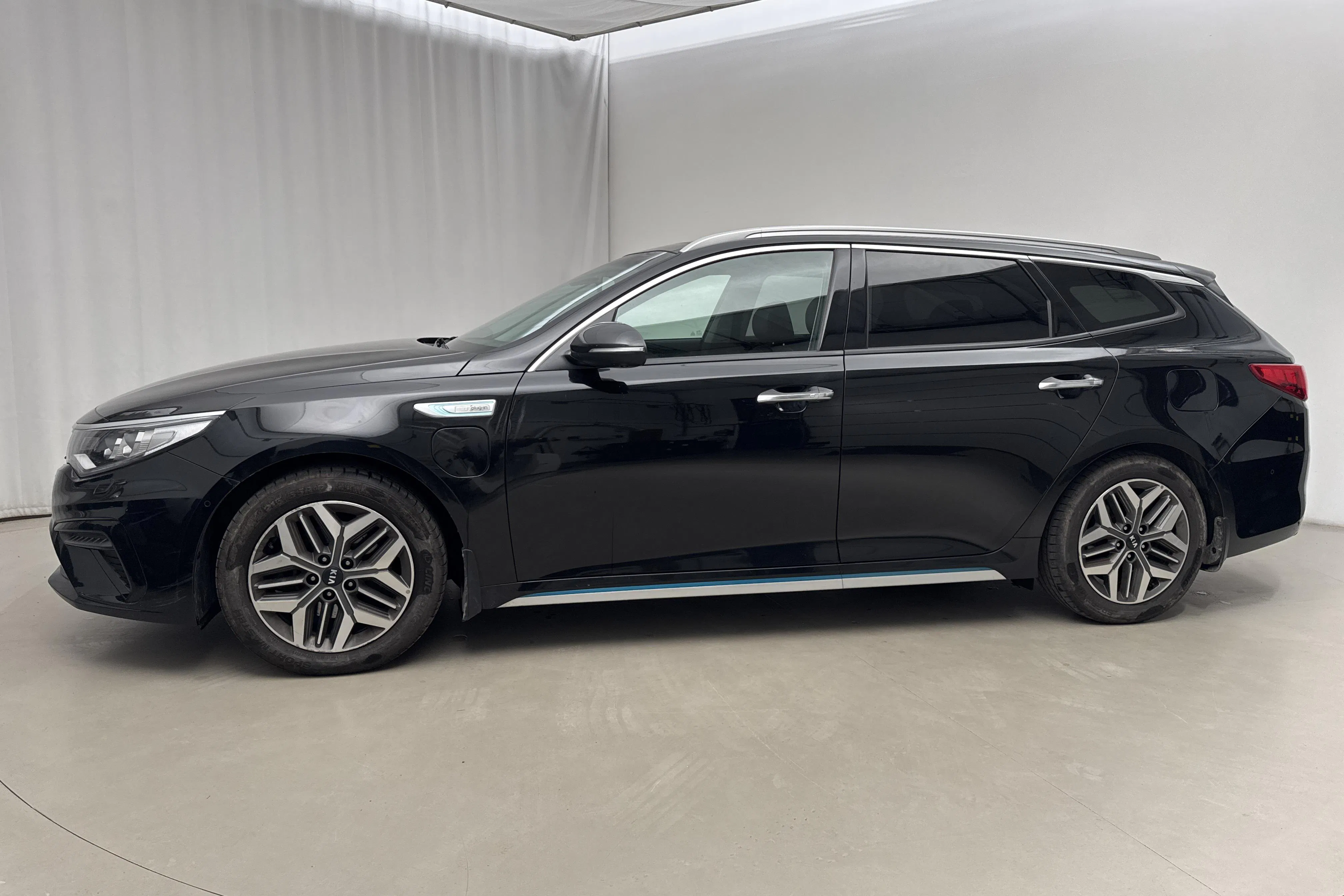 Presentationsfoto 2 av 27: KIA Optima 2.0 GDi Plug-in Hybrid SW (205hk) - 12 764 mil - Automat - svart - 2019