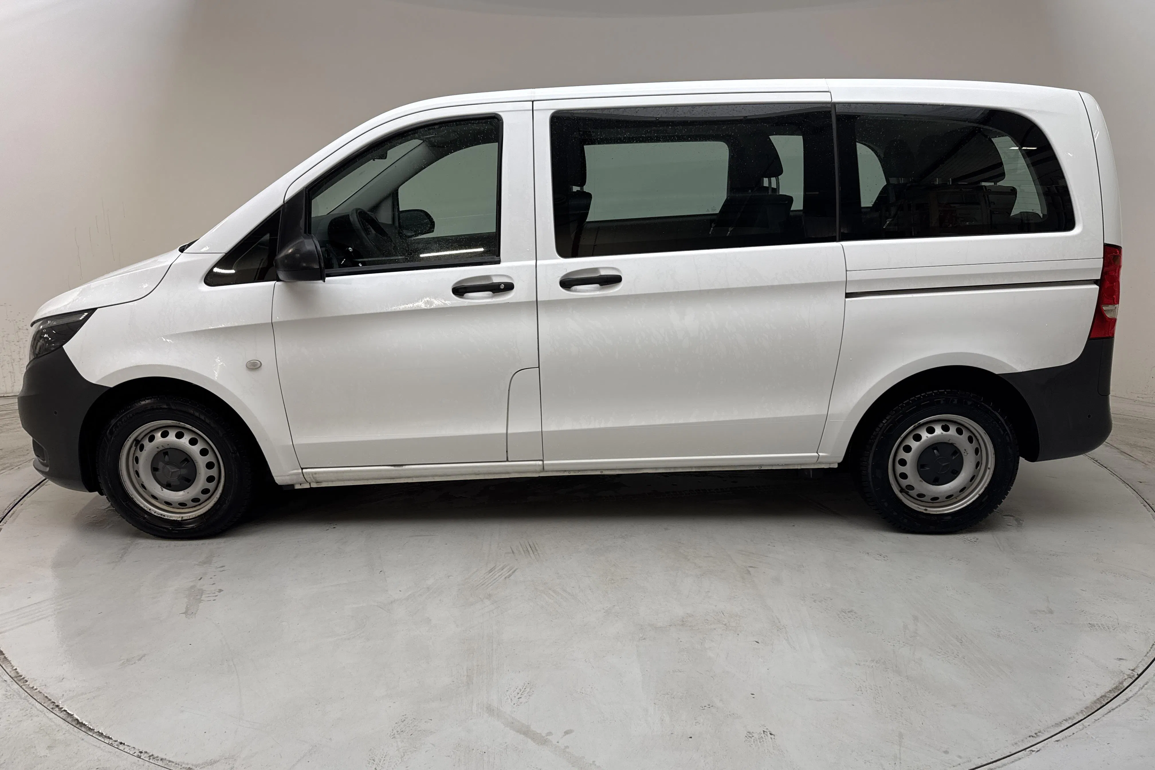 Presentation photo 2 of 13: Mercedes Vito Tourer 114 CDI W640 (136hk) - 31 550 km - Automatic - white - 2019