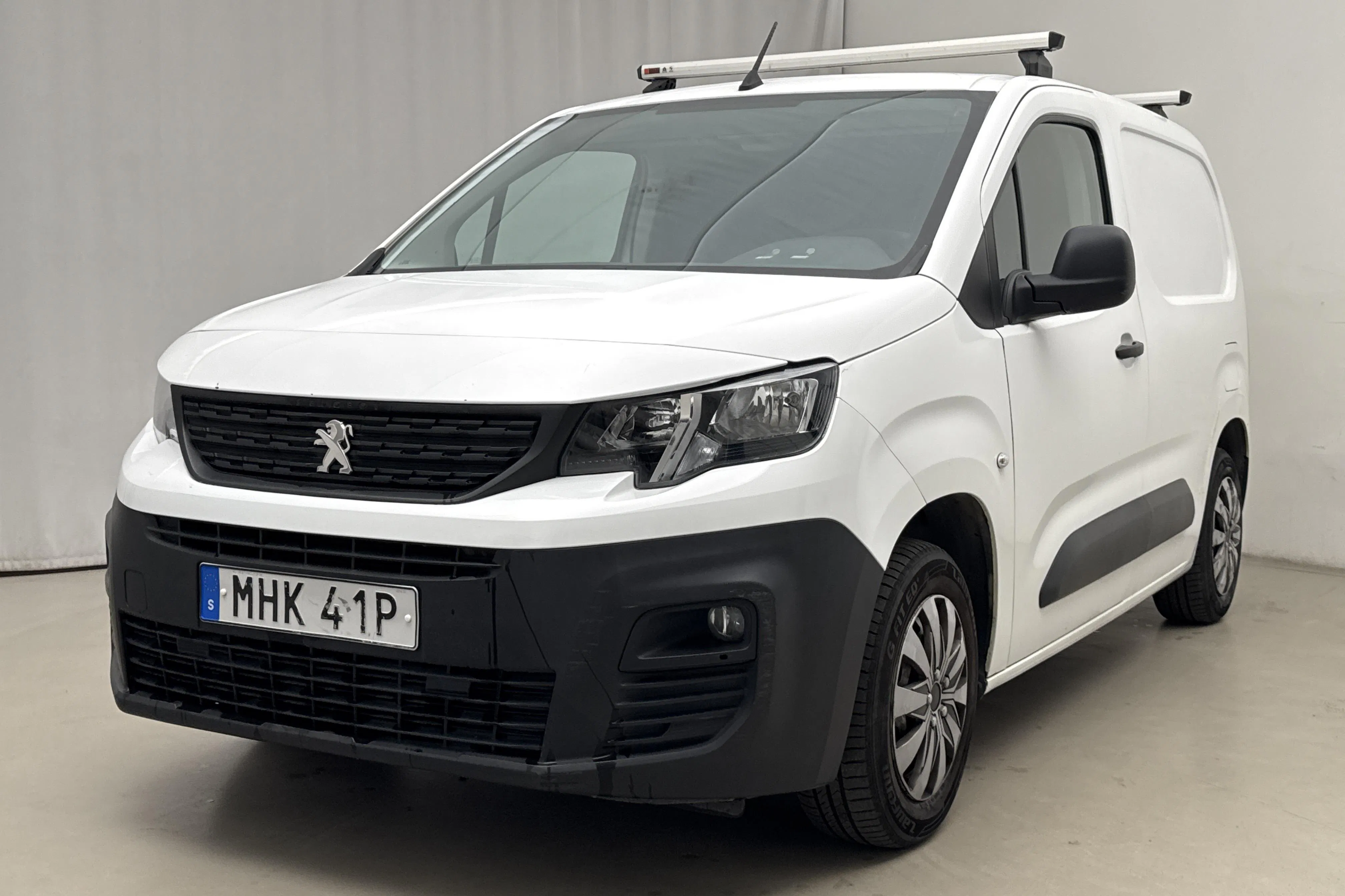 Presentationsfoto 1 av 18: Peugeot Partner 1.5 HDI Skåp (75hk) - 10 412 mil - Manuell - vit - 2020