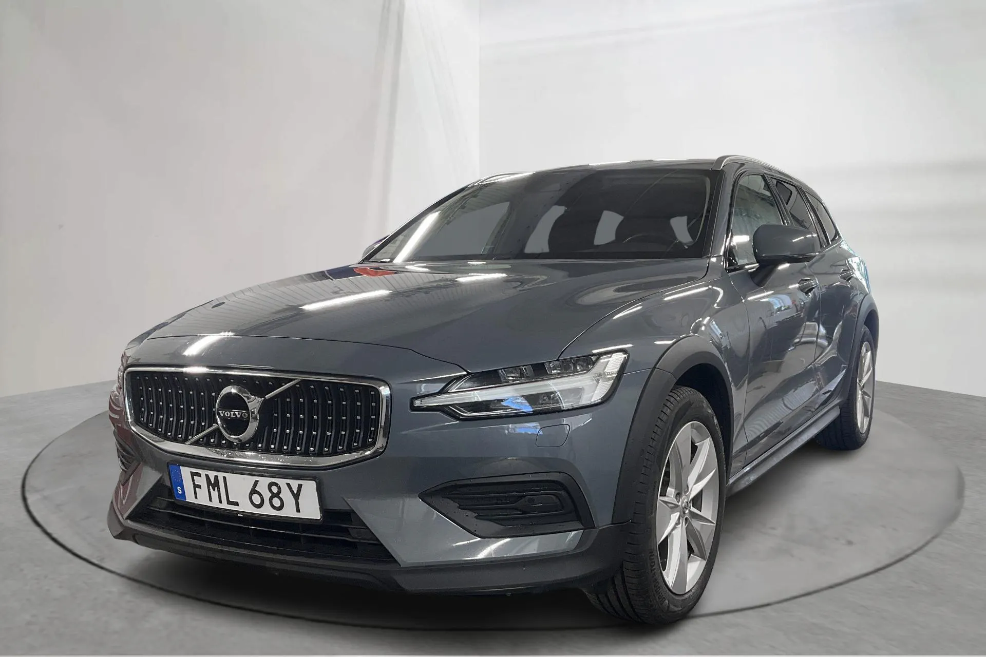 Presentationsfoto 1 av 19: Volvo V60 B4 Cross Country AWD Mildhybrid, Diesel (197hk) - 9 245 mil - Automat - grå - 2022