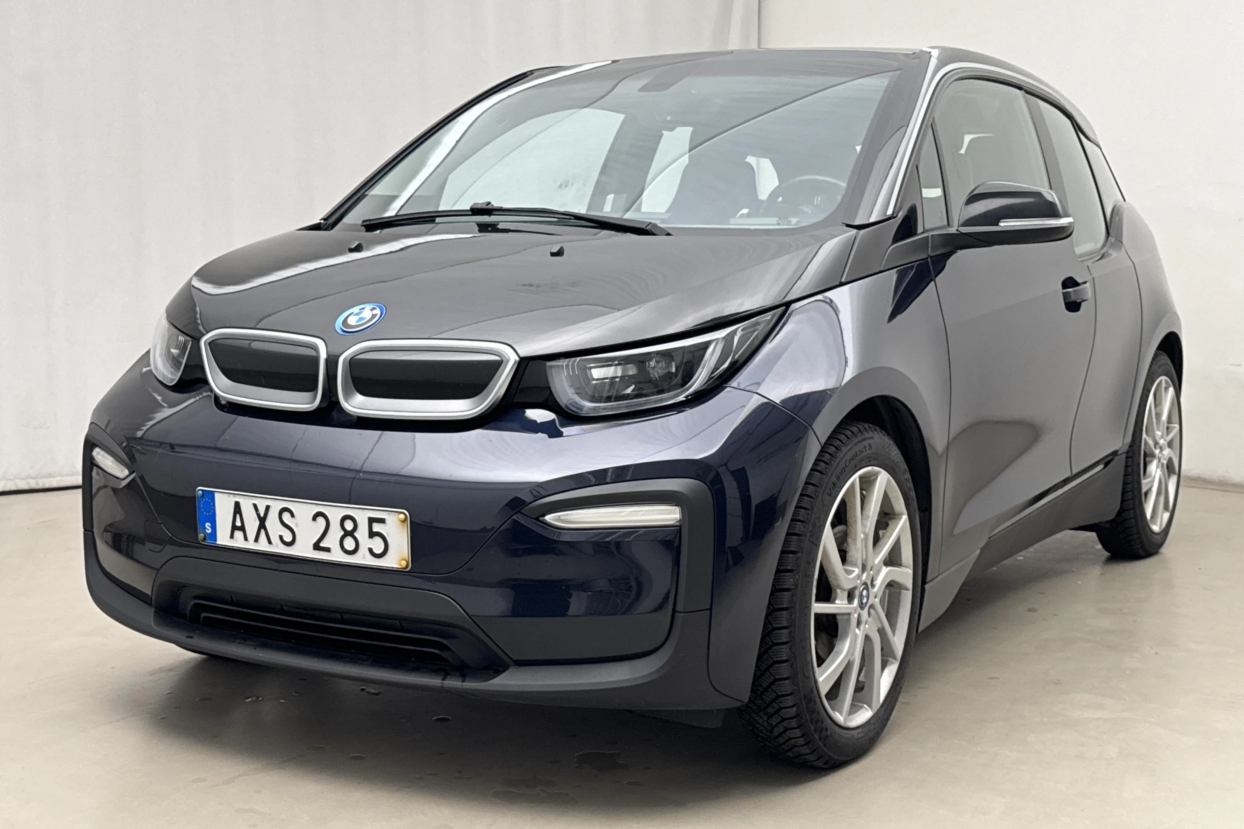 Presentationsfoto 1 av 21: BMW i3 94Ah, I01 (170hk) - 8 731 mil - Automat - Mörkblå - 2018