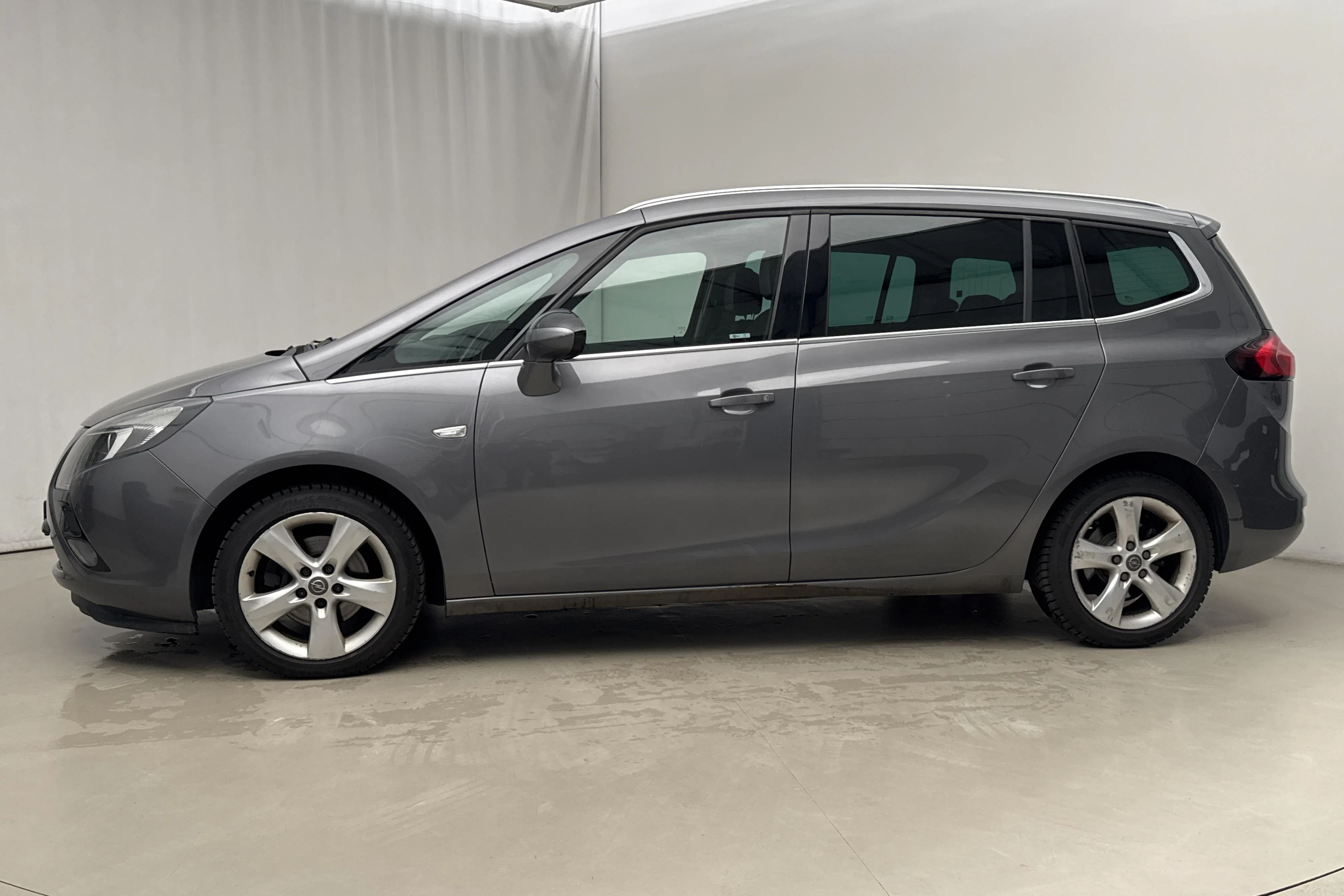 Presentationsfoto 2 av 19: Opel Zafira 1.4T ECOTEC (140hk) - 12 638 mil - Automat - grå - 2016