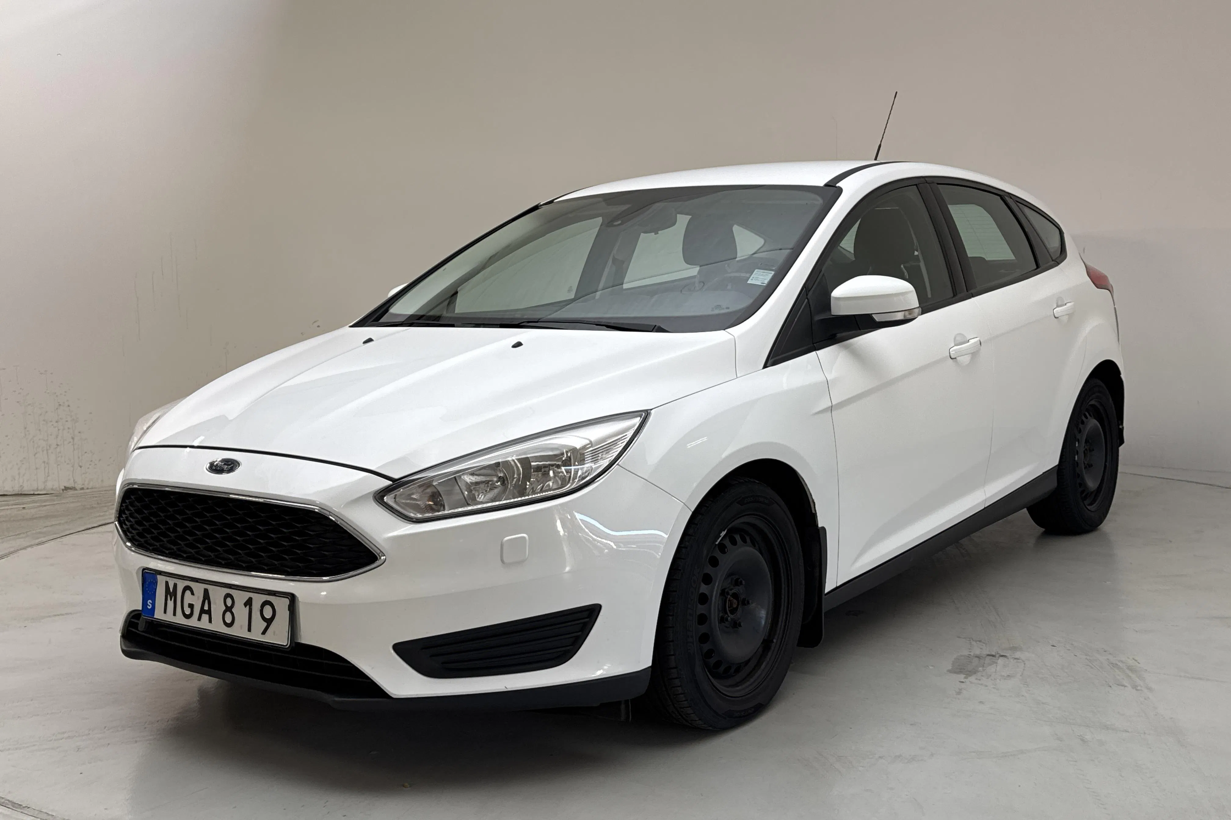 Presentationsfoto 1 av 12: Ford Focus 1.5 TDCi ECOnetic 5dr (105hk) - 17 072 mil - Manuell - vit - 2016