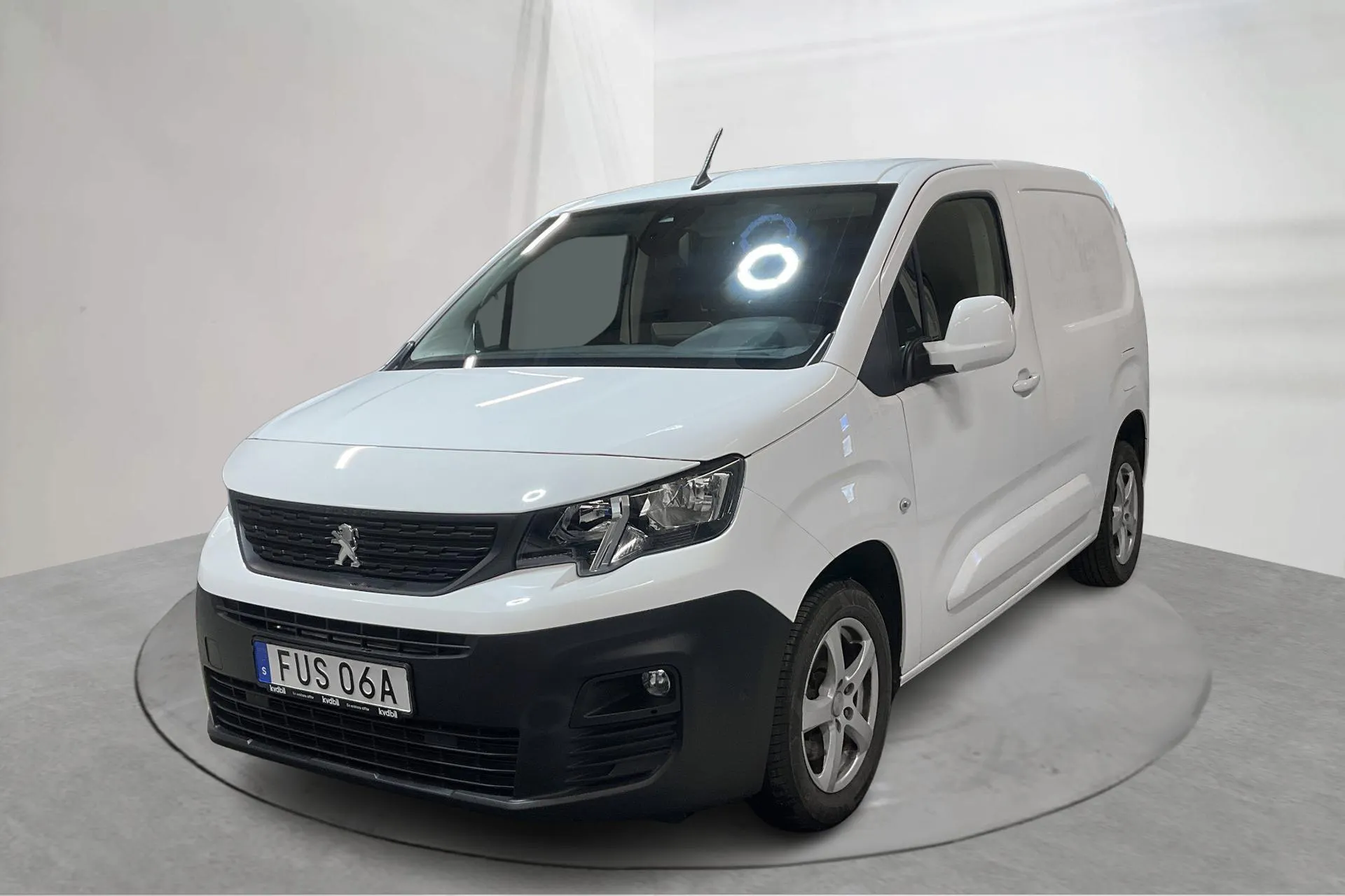 Presentation photo 1 of 15: Peugeot Partner 1.5 HDI Skåp (75hk) - 72 370 km - Manual - white - 2020