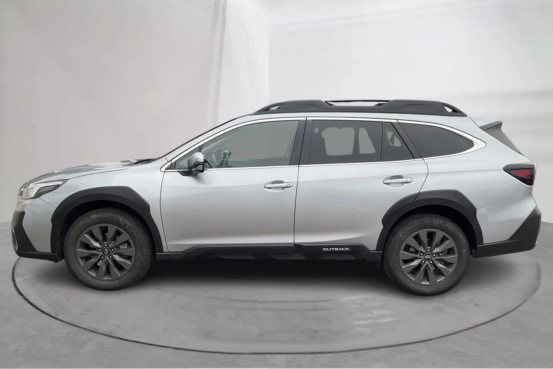 Presentation photo 2 of 15: Subaru Outback 2.5i XFuel 4WD (169hk) - 23 530 km - Automatic - gray - 2025