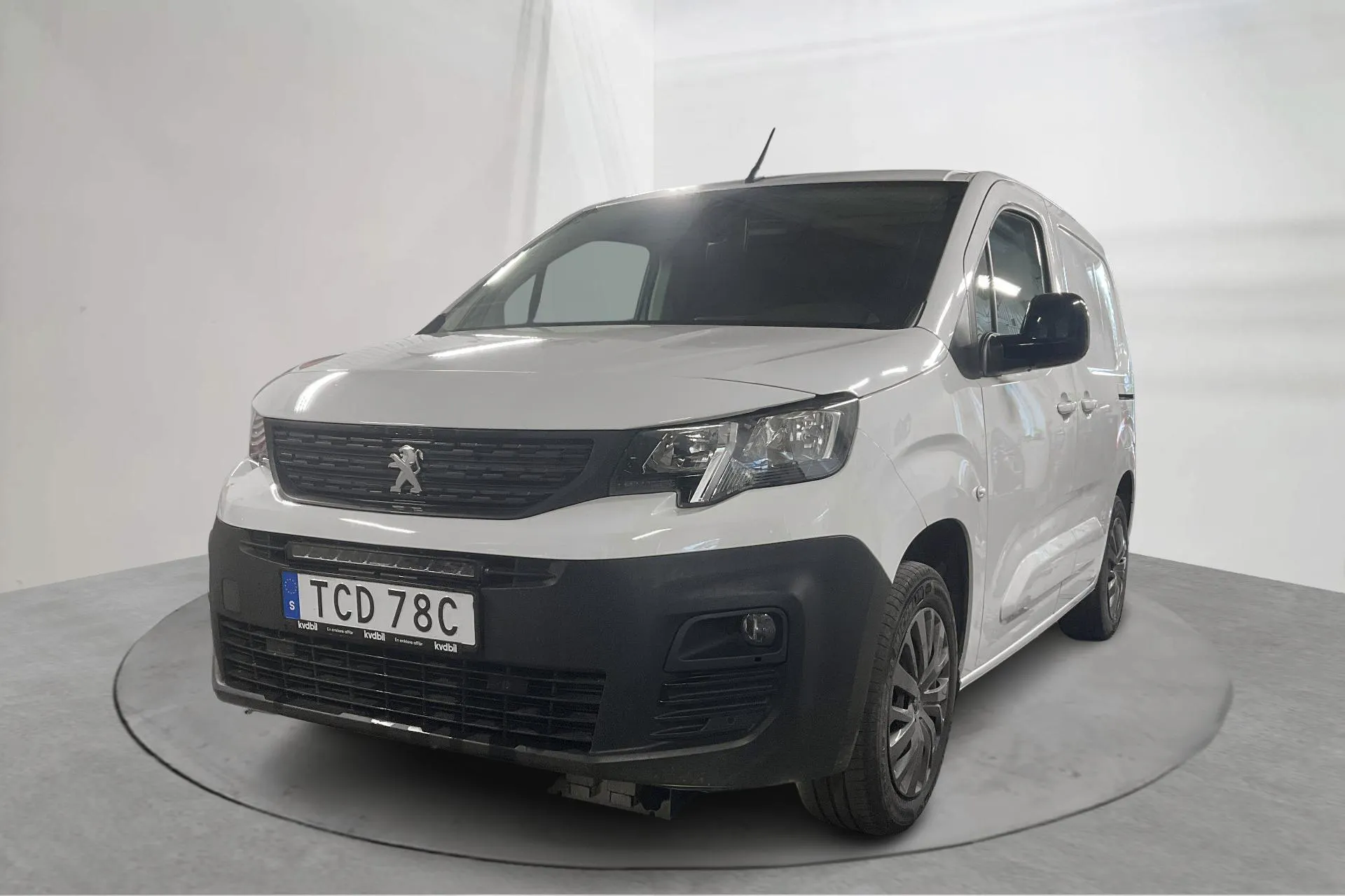 Presentationsfoto 1 av 17: Peugeot Partner 1.5 HDI Skåp (100hk) - 4 294 mil - Manuell - vit - 2023